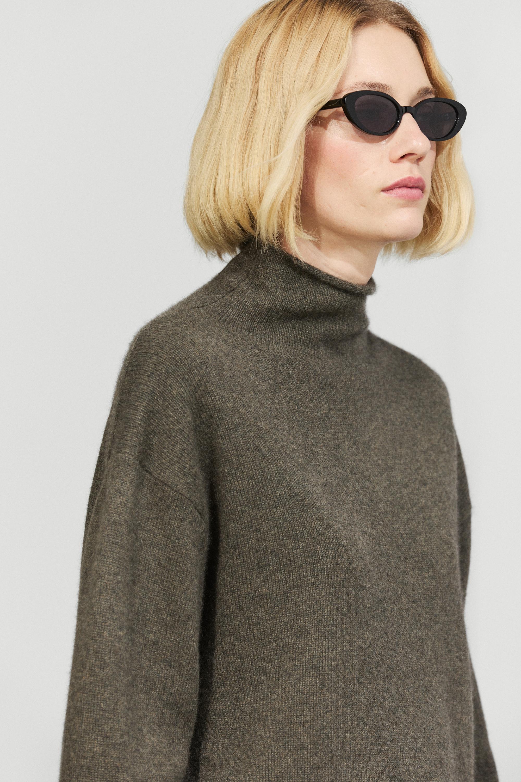 100% cashmere oversize knit sweater — Greyish green