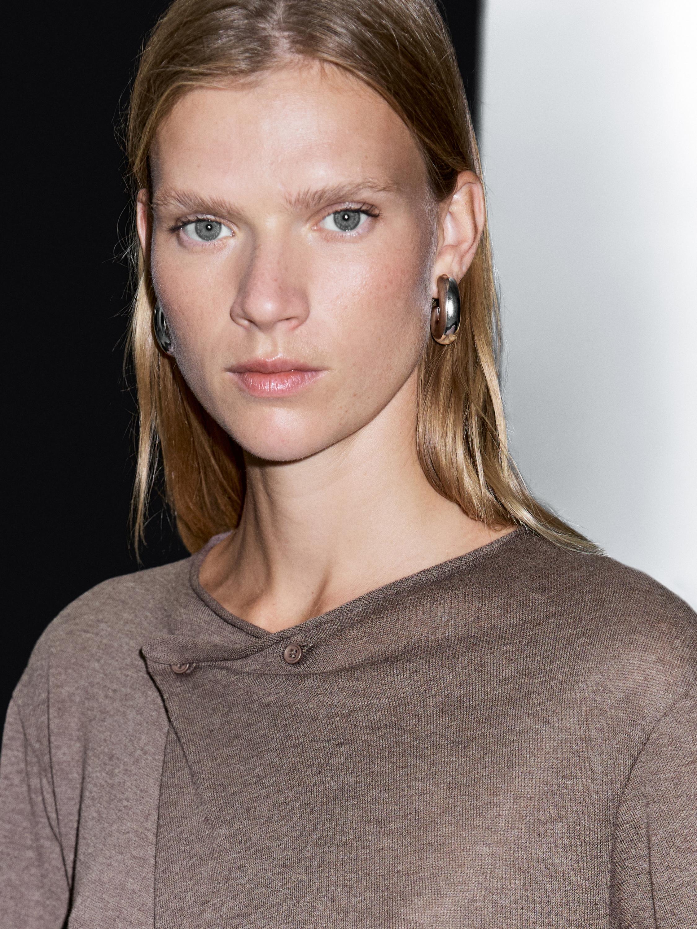 Camiseta manga corta cierre asimétrico