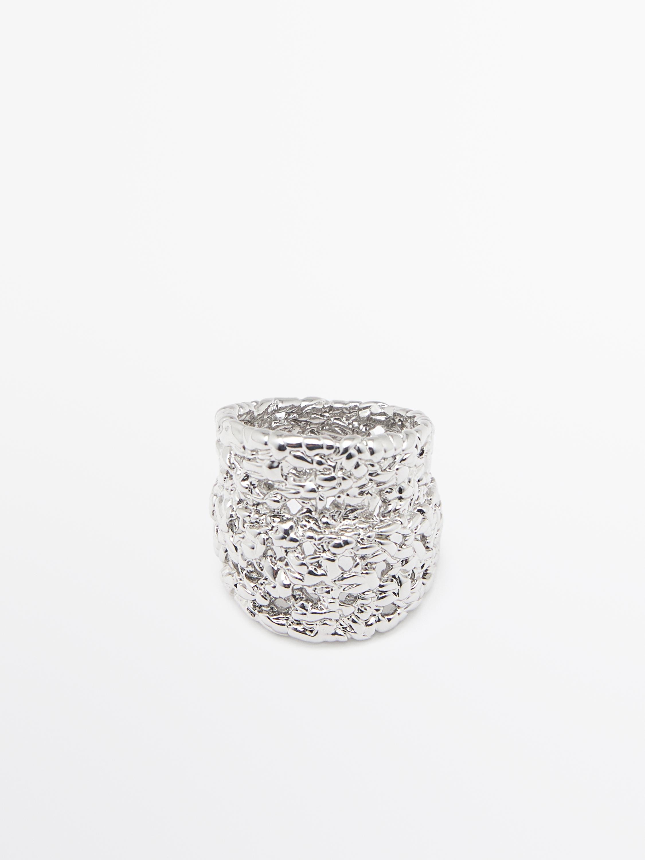 Široký zapletený prsten