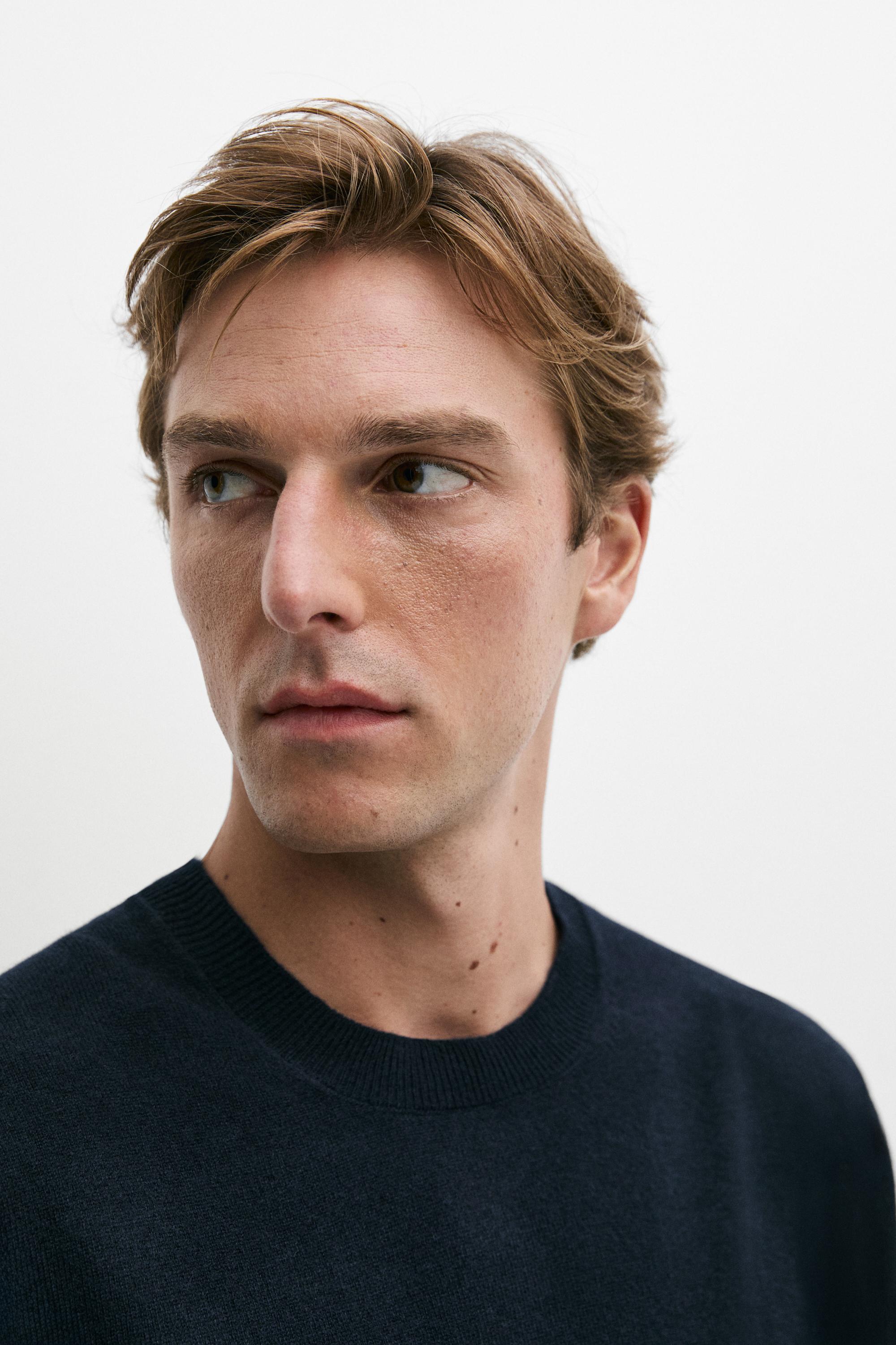Wool blend round neck knit sweater — NAVY BLUE