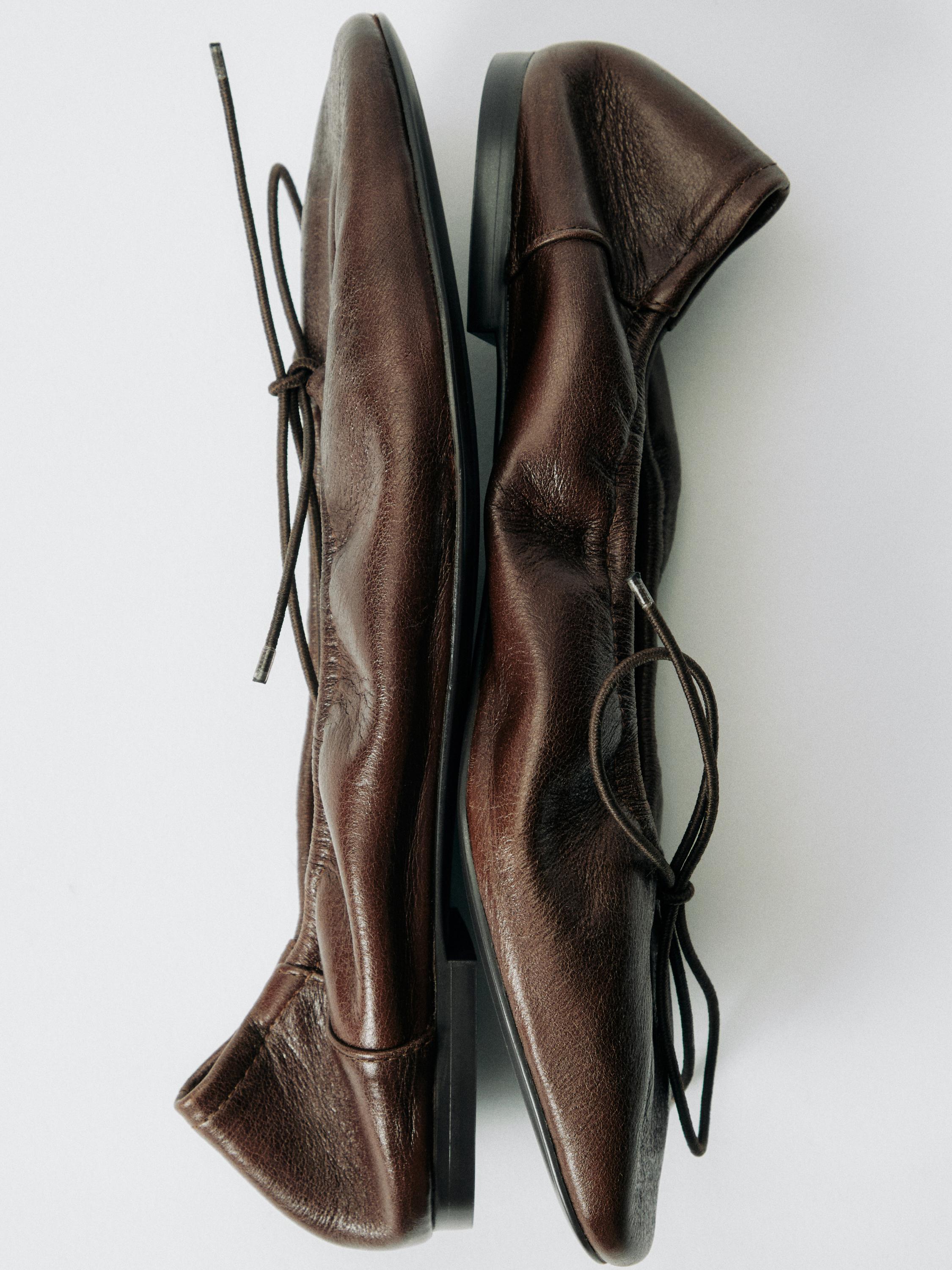 Gathered ballet flats with bow — BROWN