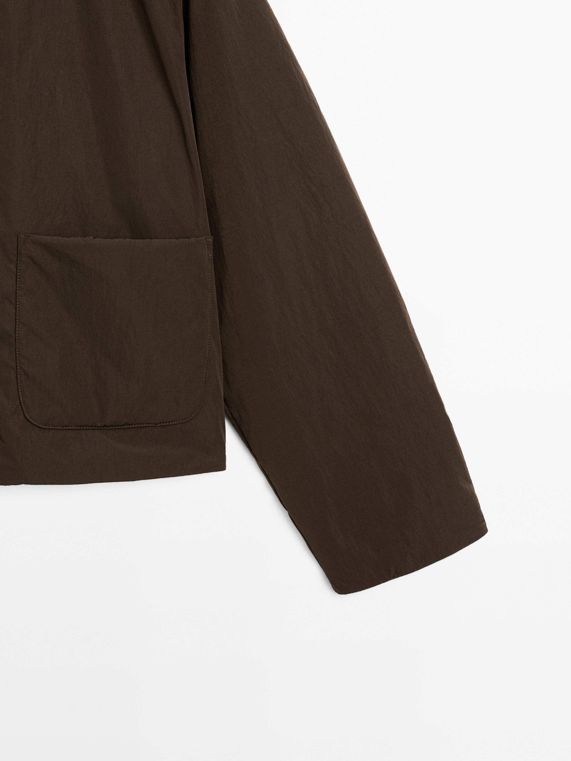 Chaqueta corta acolchada botones forrados