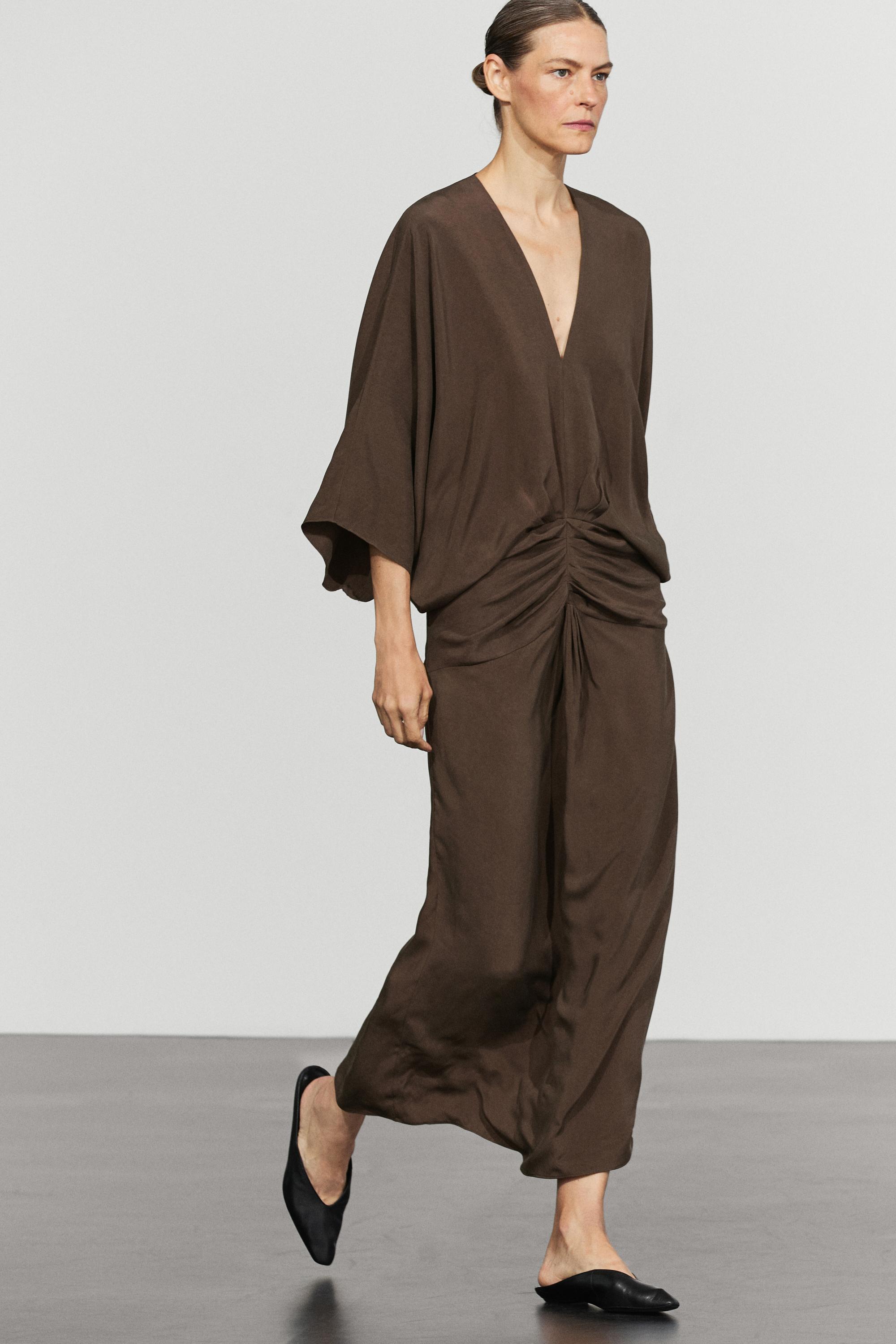 Fluid midi dress with gathered sash