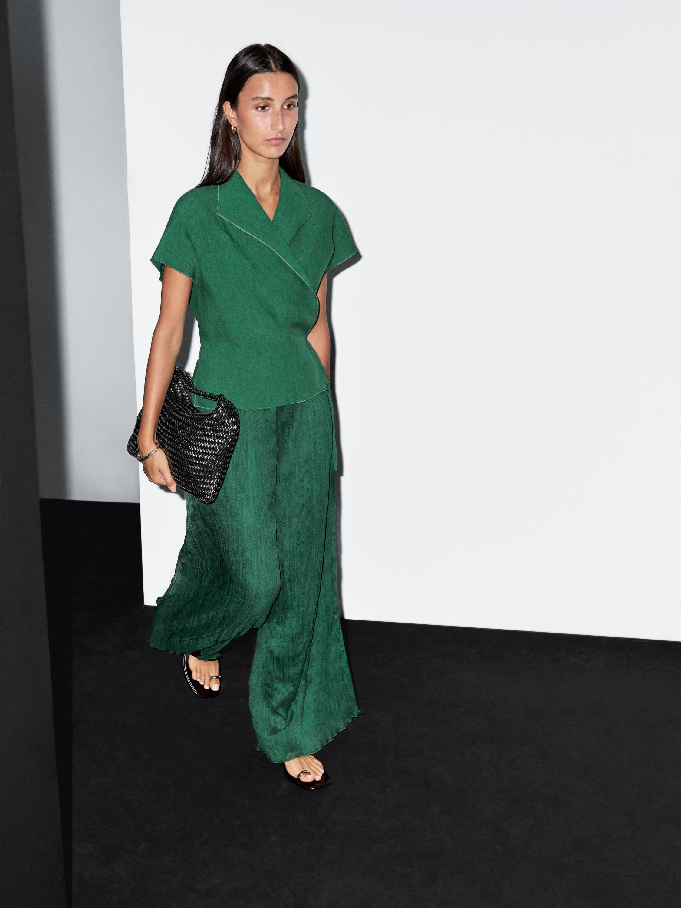 Textured pleated trousers