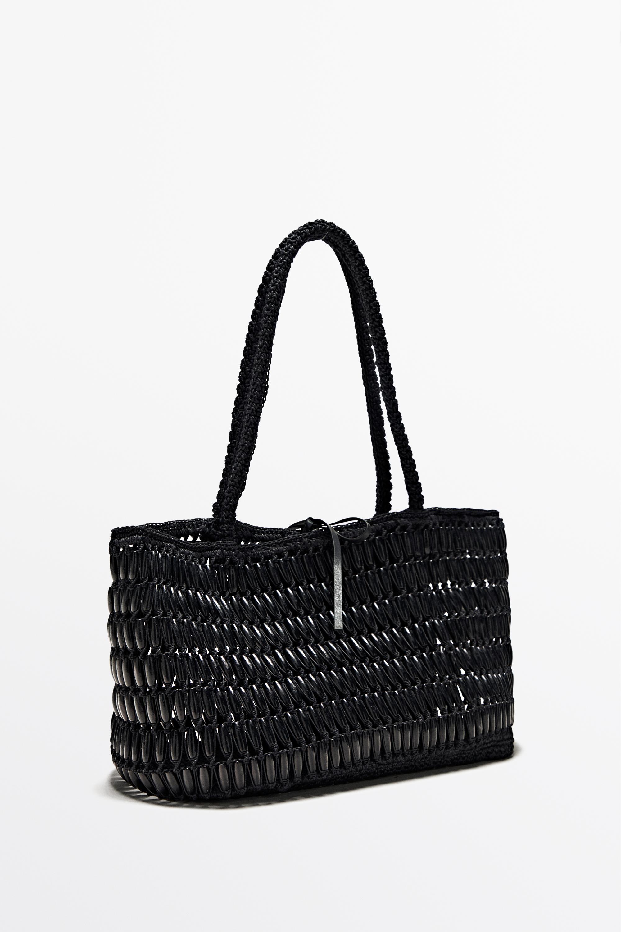 Tote bag with wooden details — BLACK