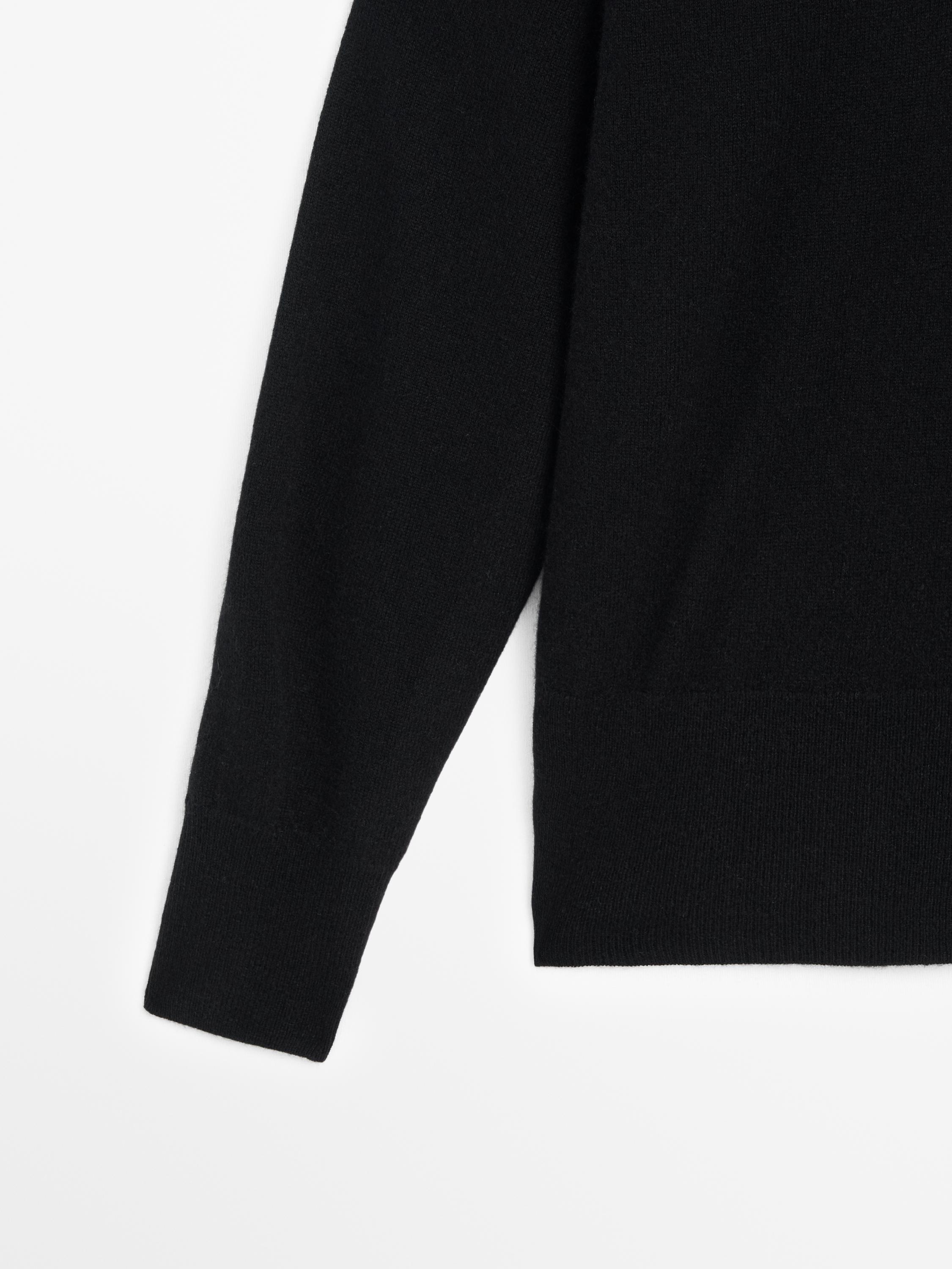 Knit 100% cashmere V-neck sweater