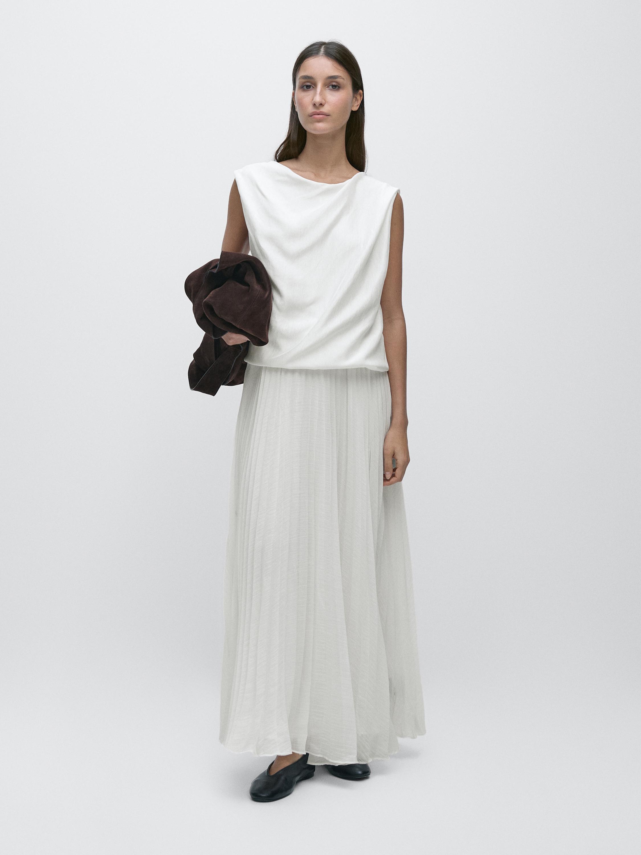 Long matching dress with pleated detail — Off white