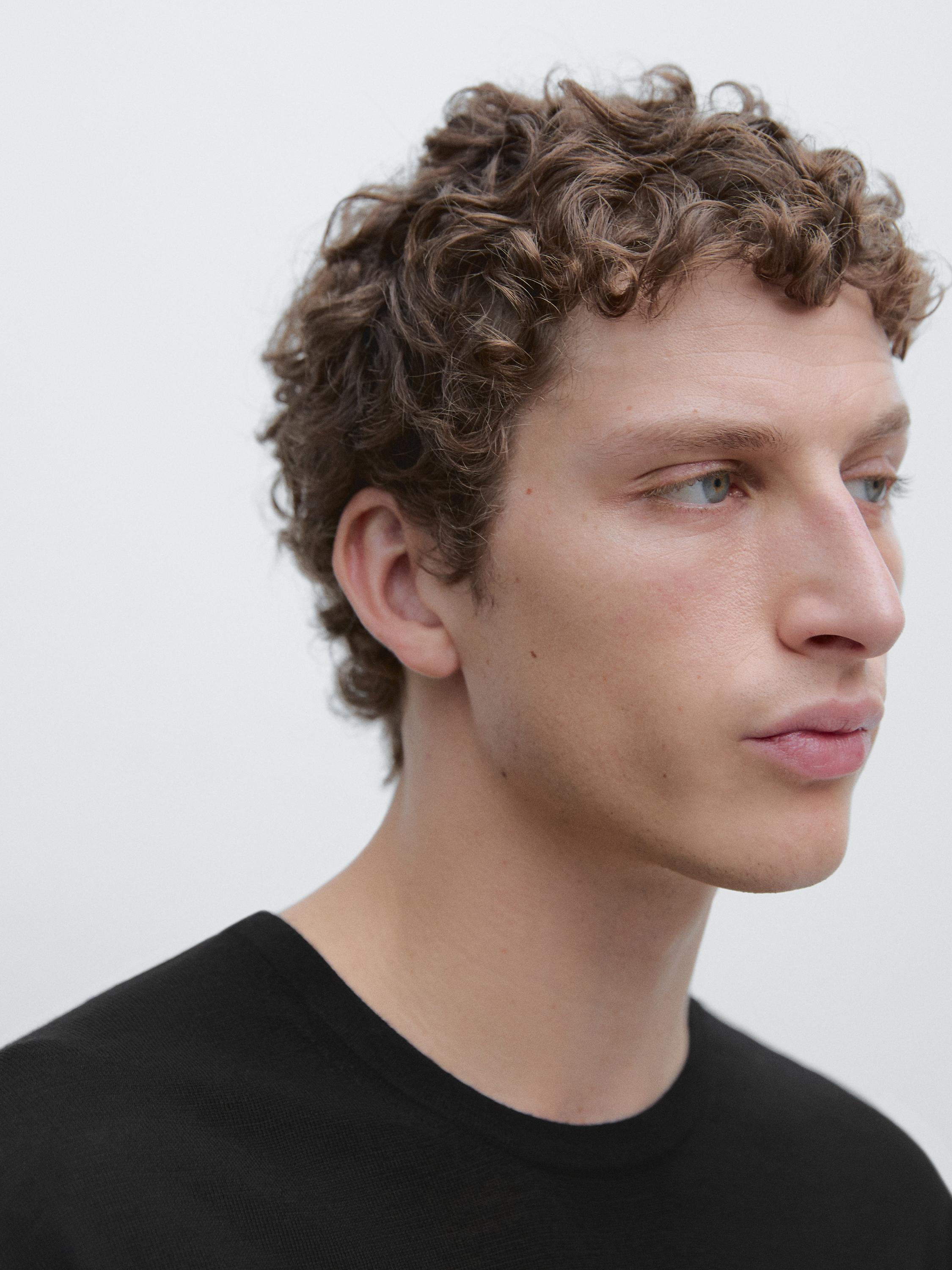 100% merino wool knit sweater — BLACK