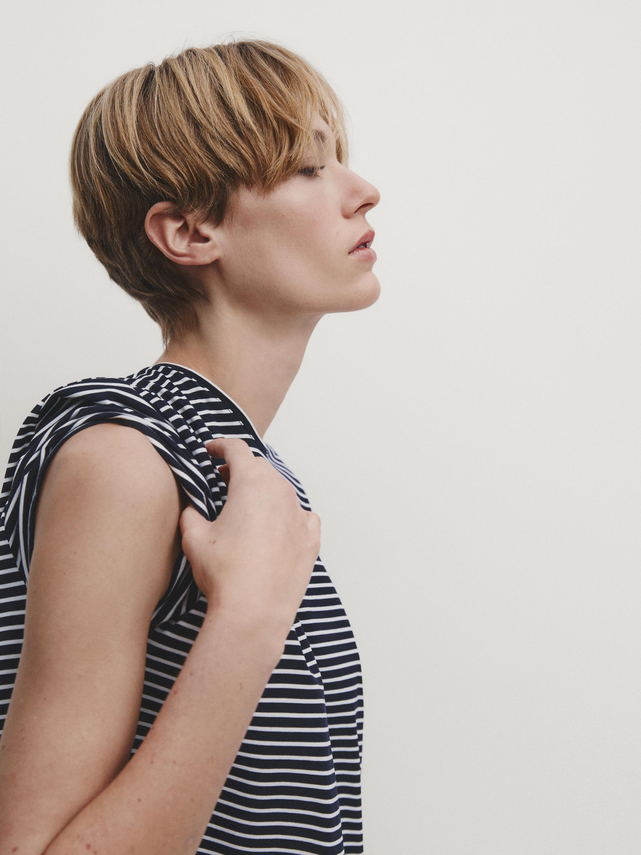 Short sleeve striped cropped T-shirt