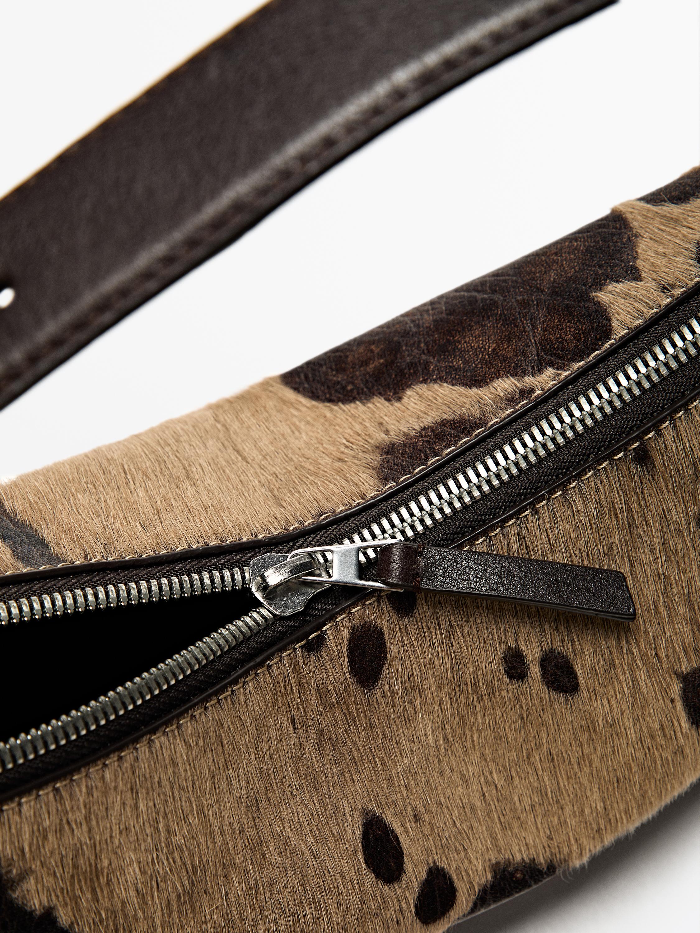 Kožená kabelka s vlasom a zvieracou potlačou