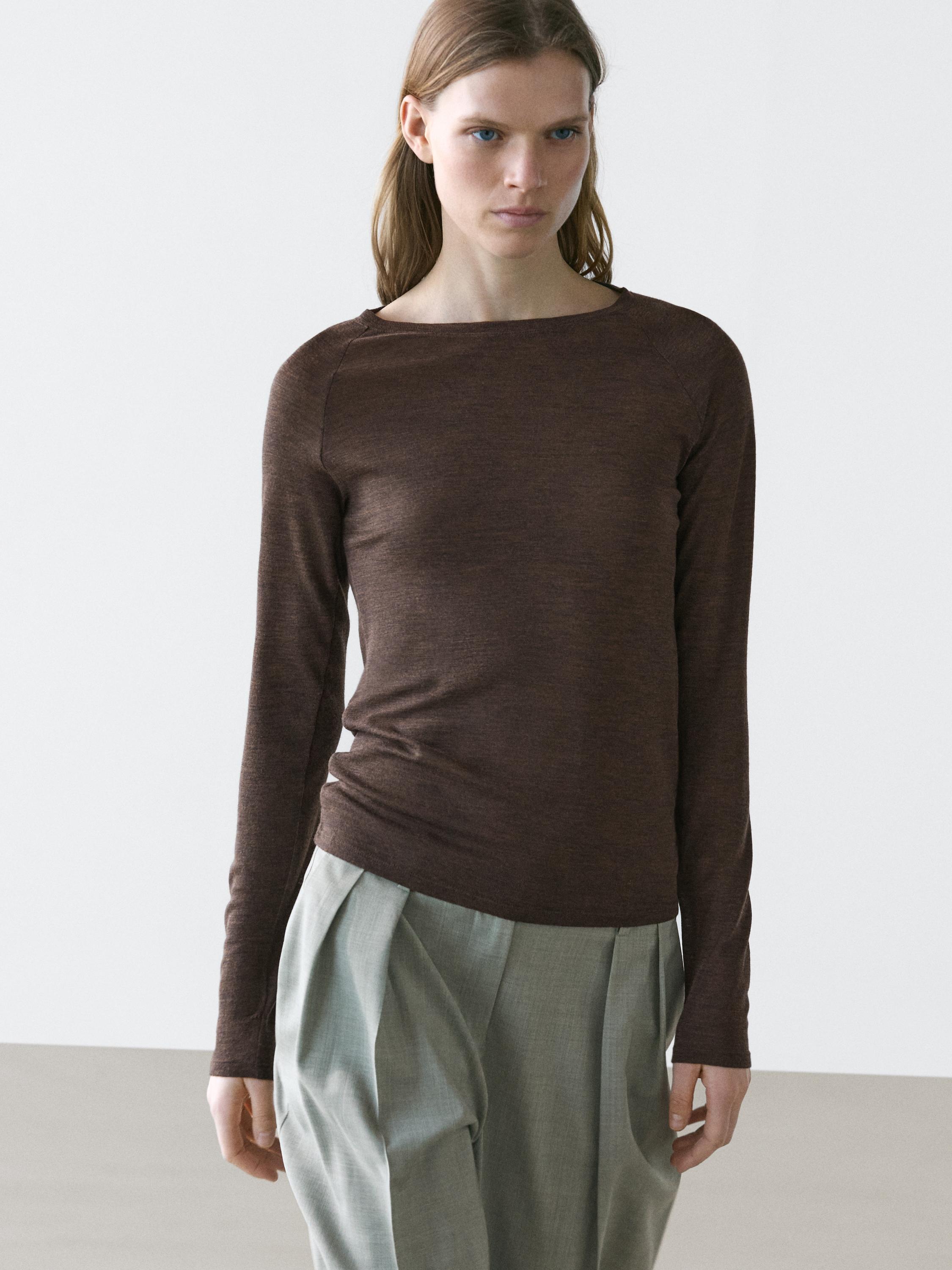Wool T-shirt with raglan sleeves