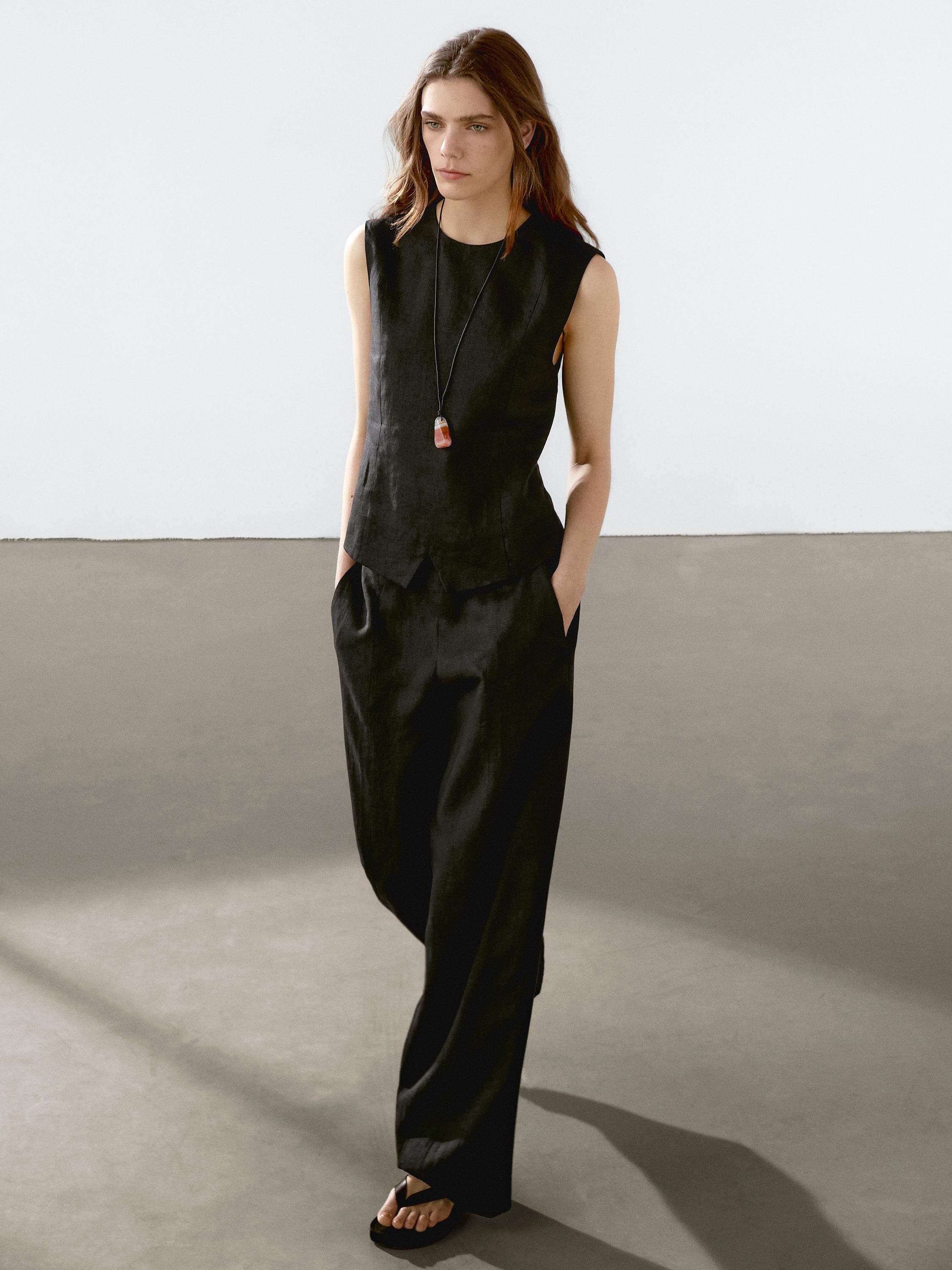 100% linen waistcoat with seam details and buckle