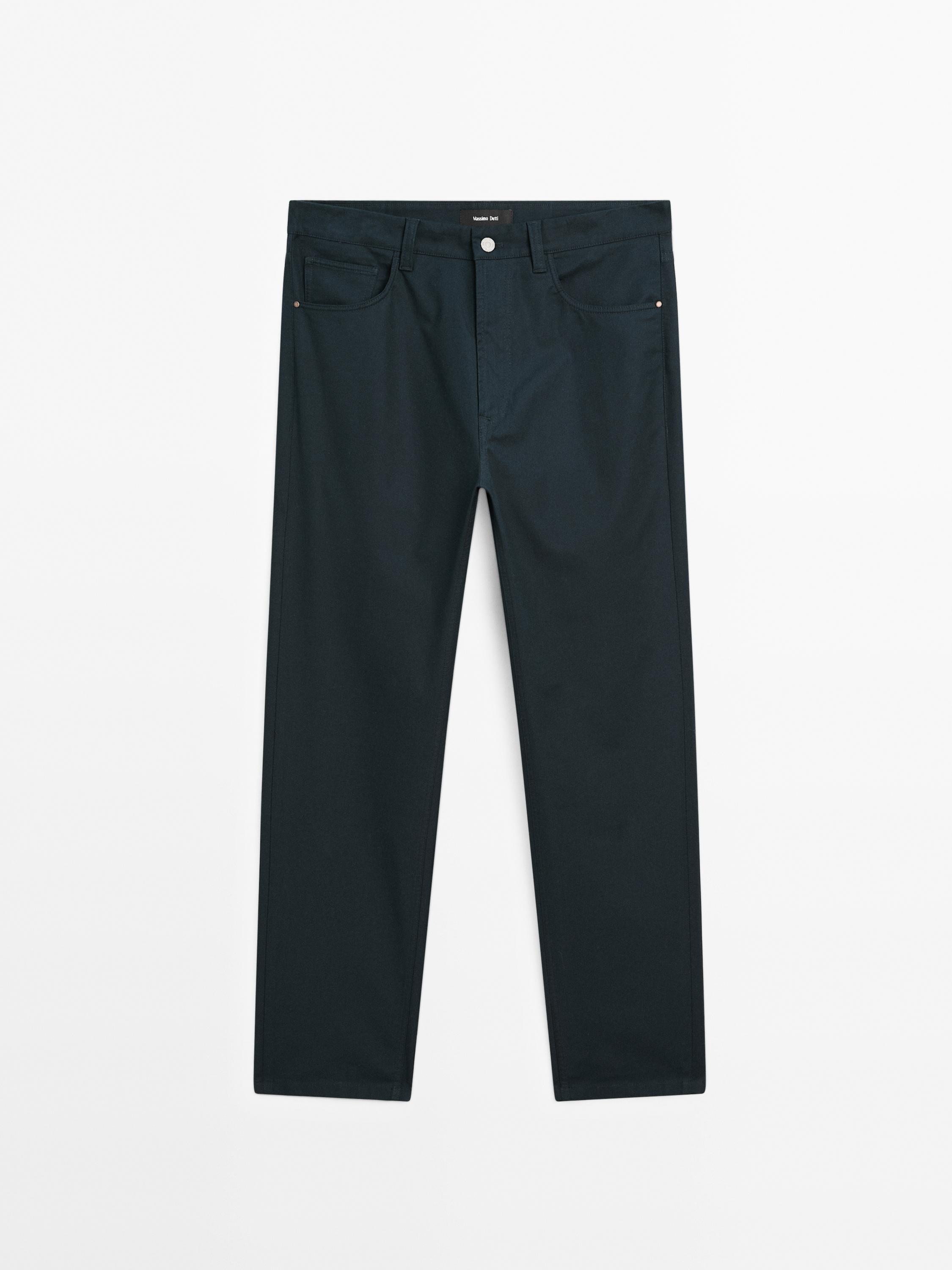 Pantalón tejanero tapered fit ligero