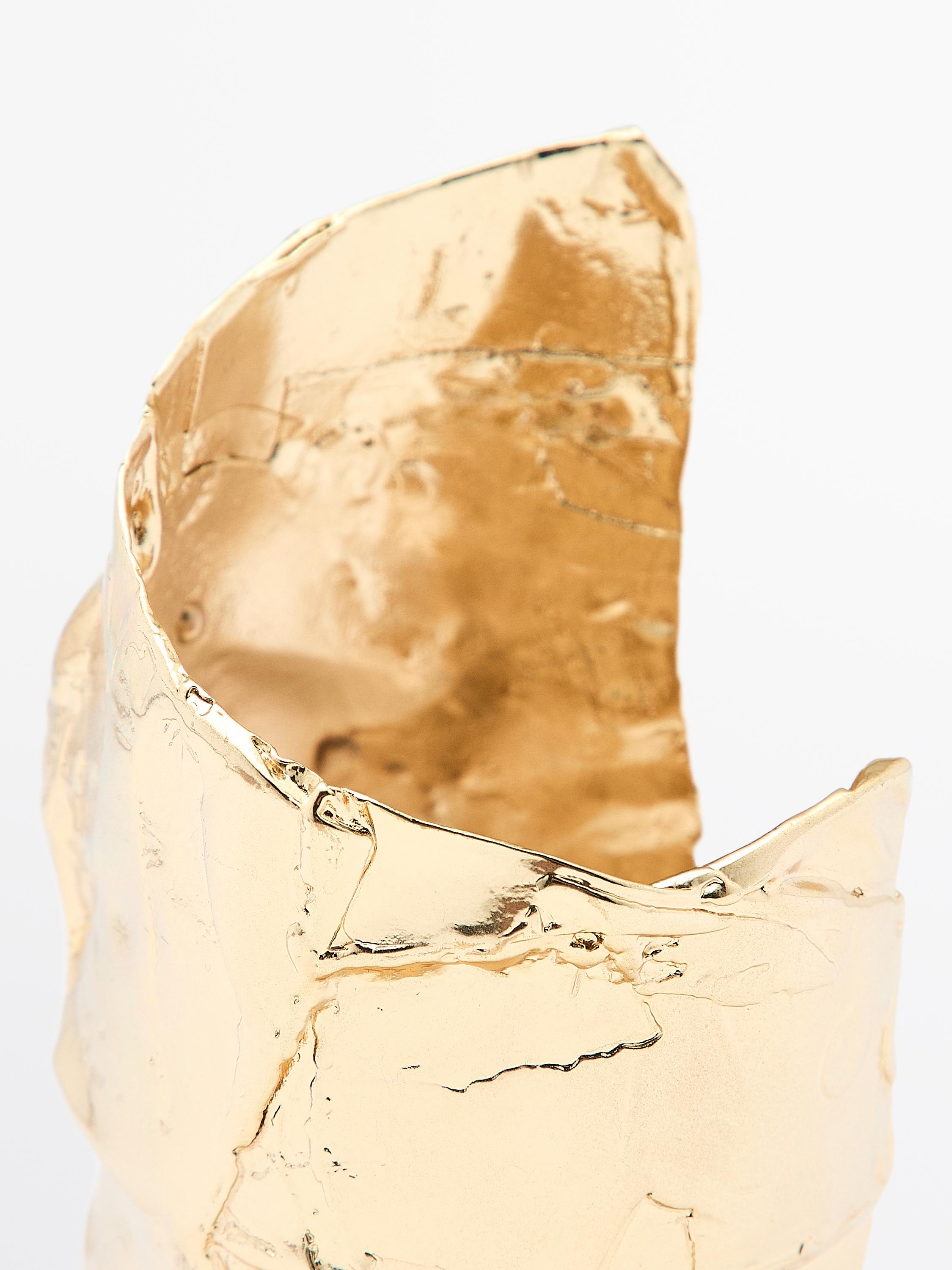 Irregular-shaped cuff