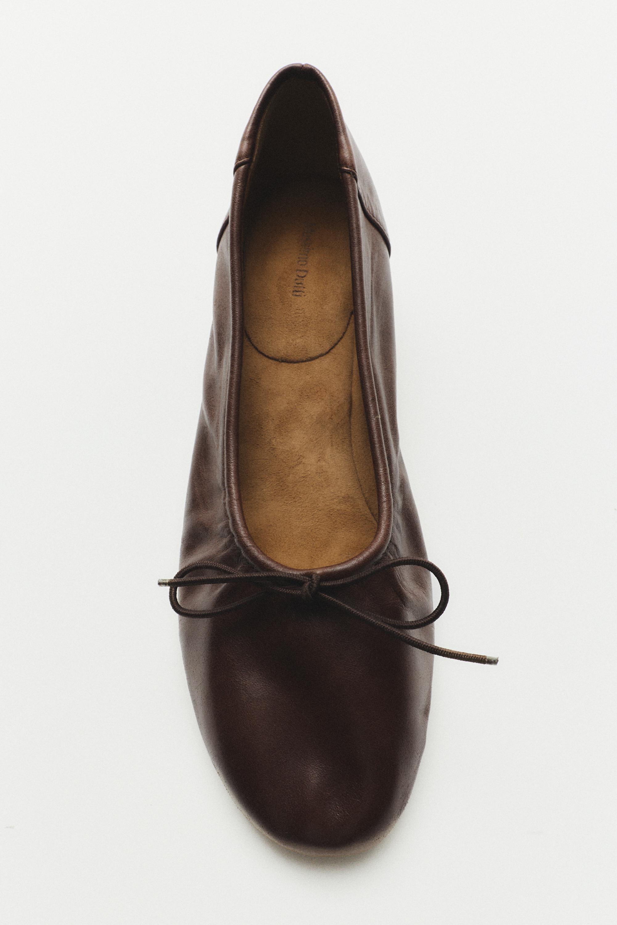 Heeled ballet flat — BROWN