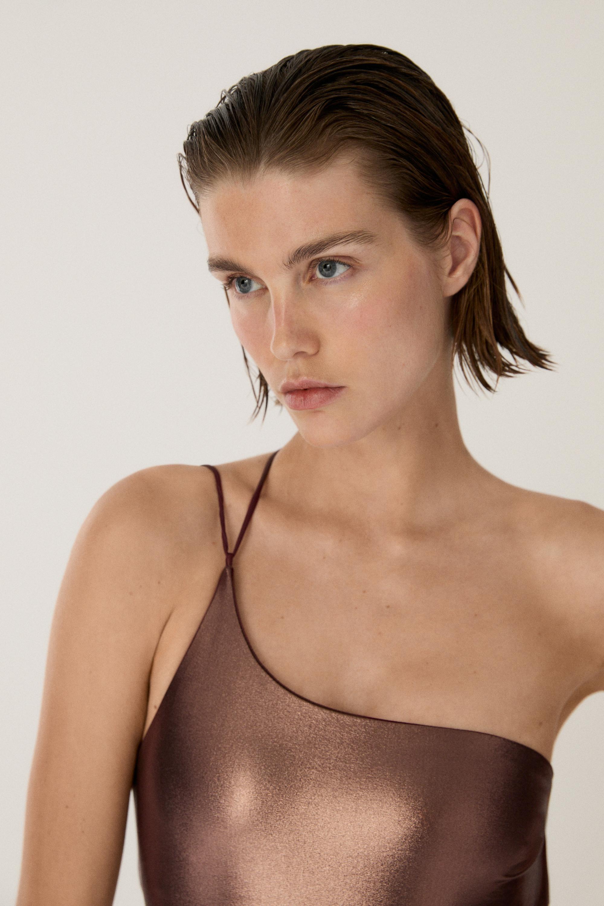 Swimsuit with asymmetric strap — BROWN