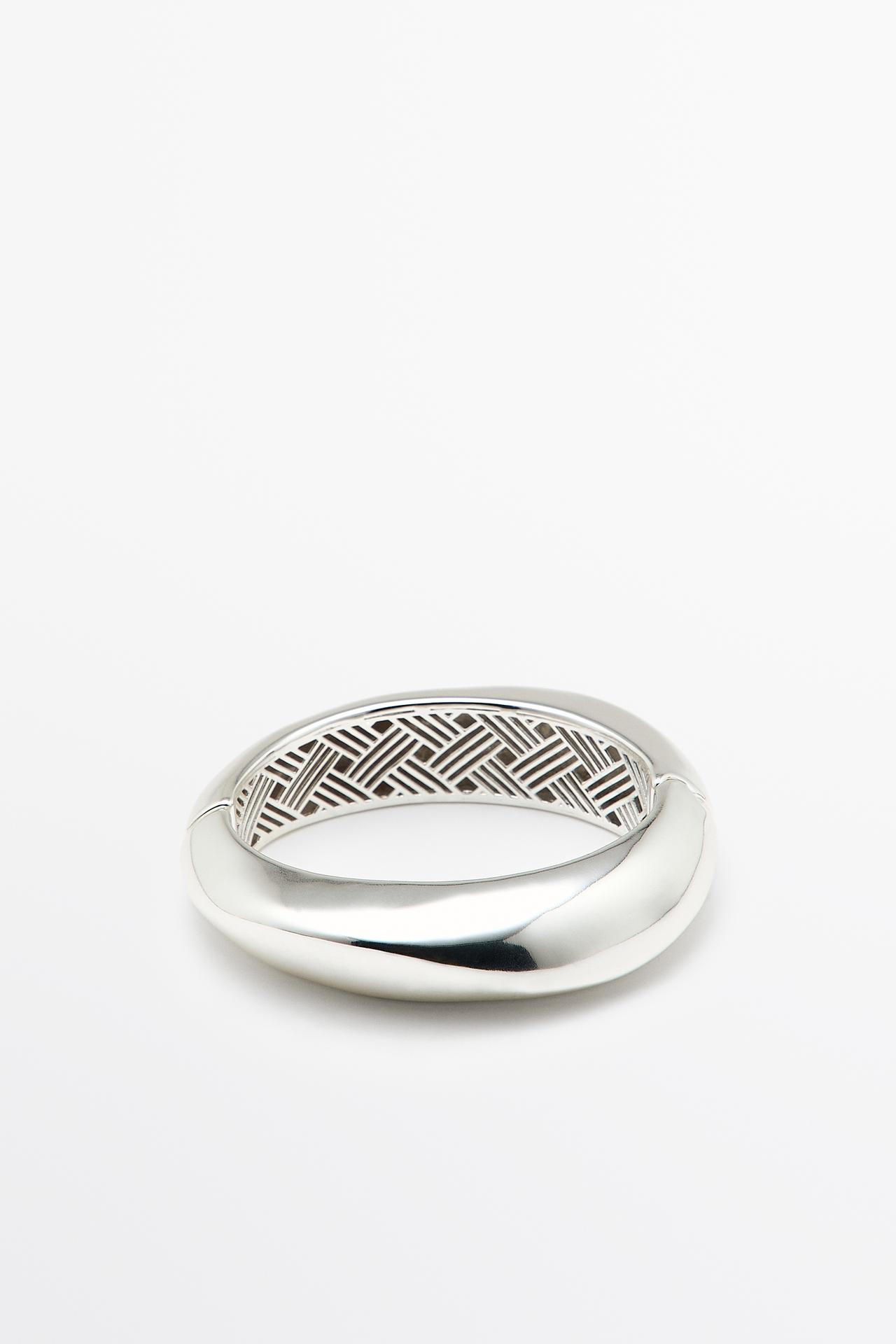Smooth hinged bracelet — SILVER