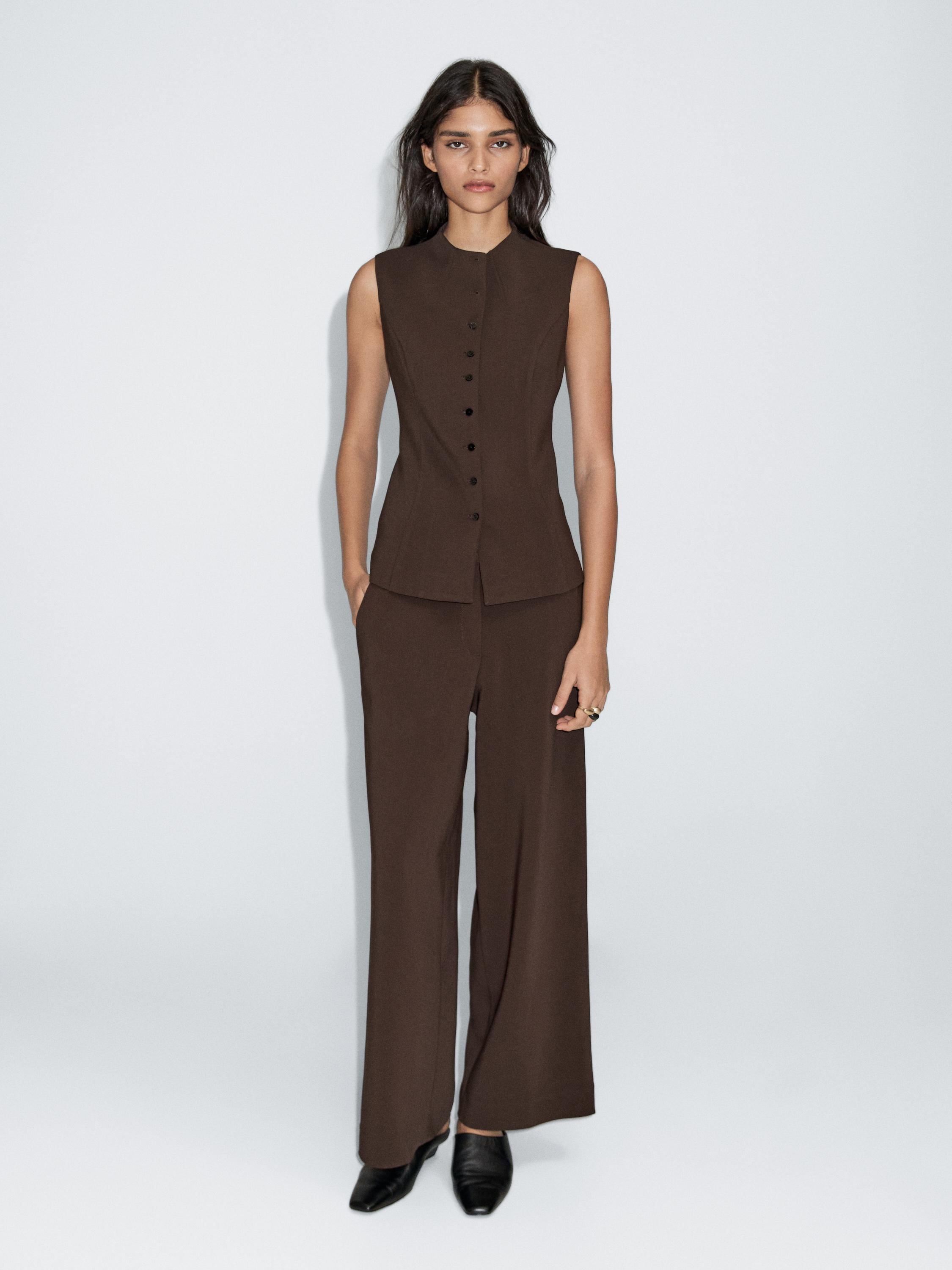 Lange figurbetonte Weste · Karamell Massimo Dutti