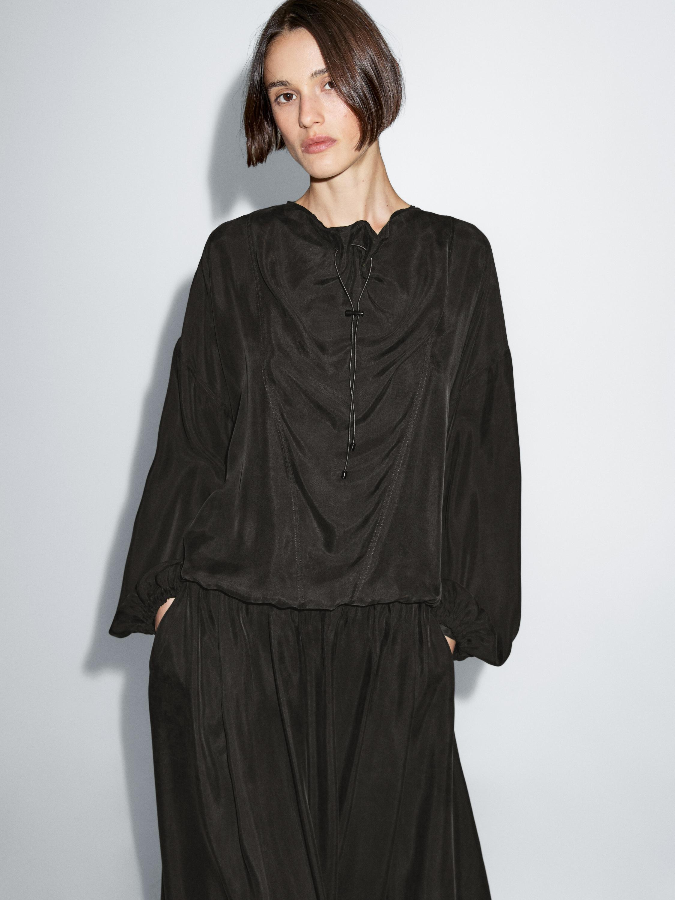 Bağcıklı dökümlü bluz