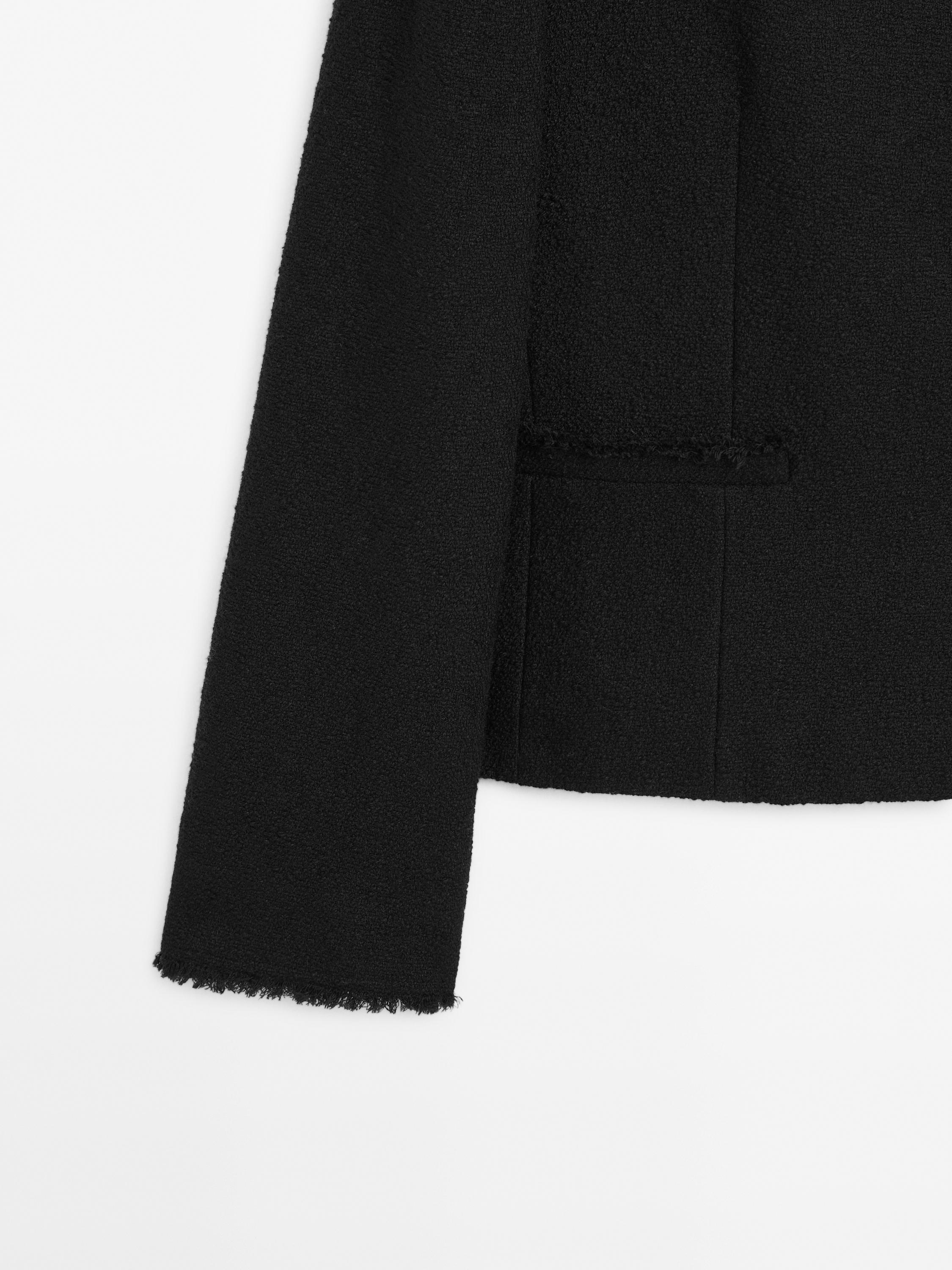 Cropped jacket with buttons