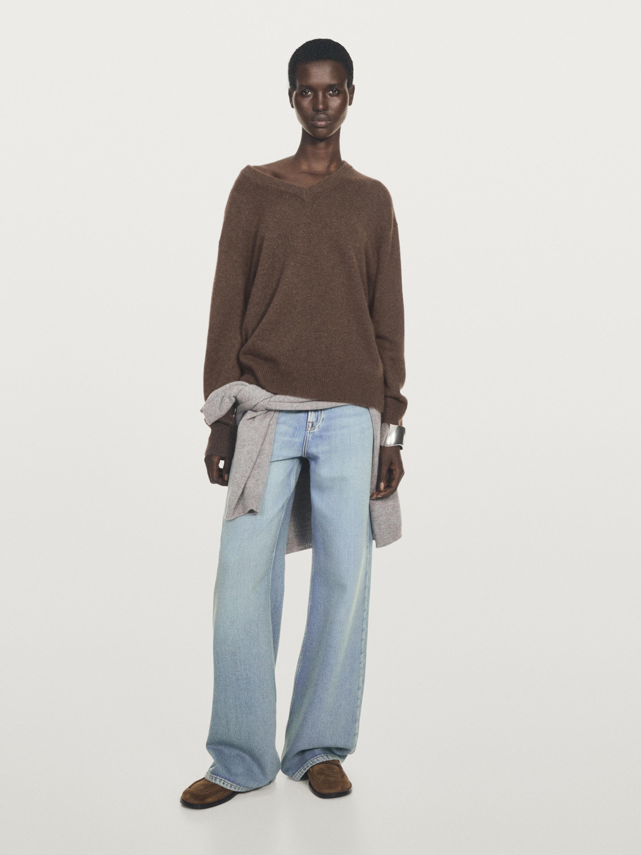 Strikket genser i kasjmir og med V-hals