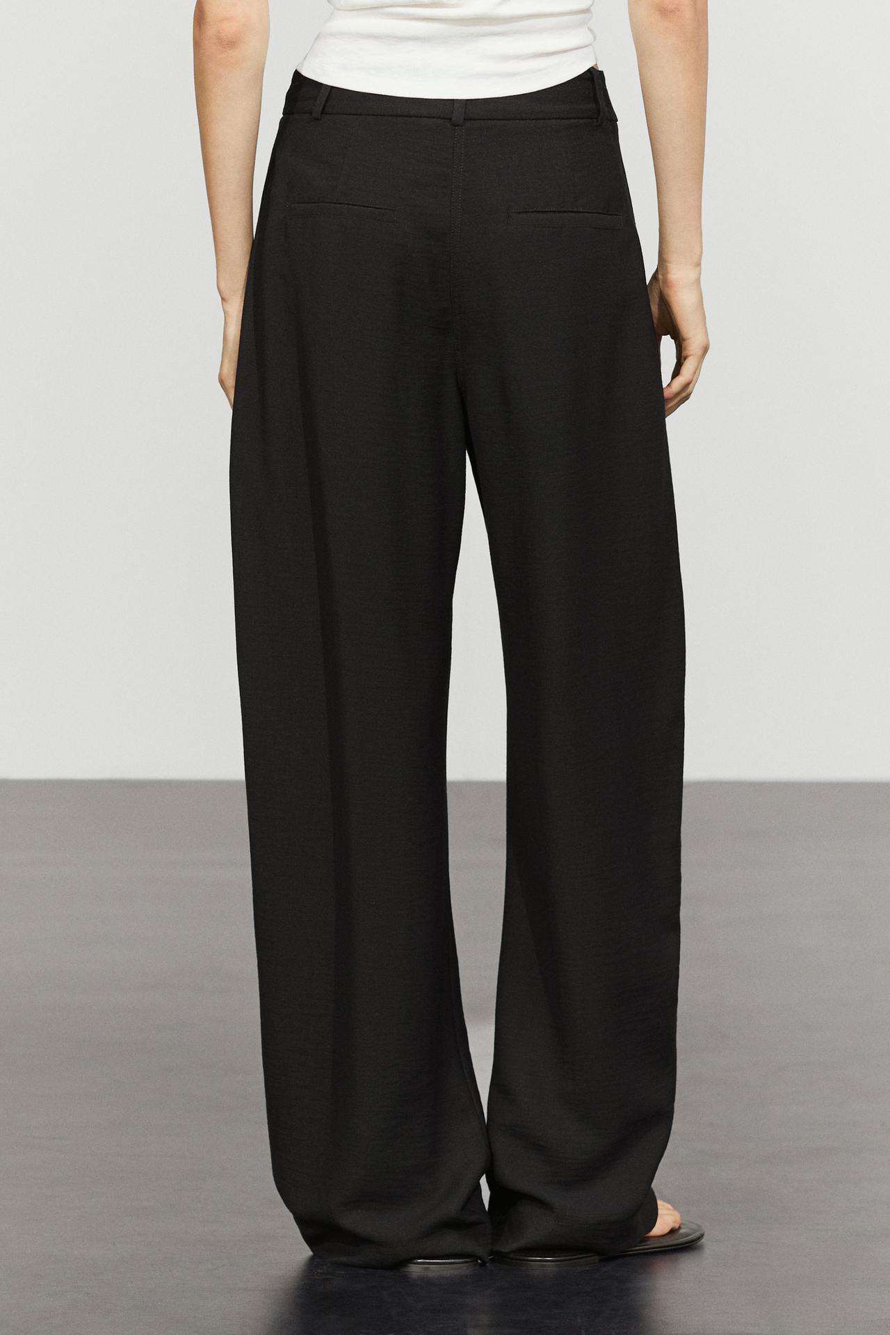 Pleated barrel fit pants — BLACK