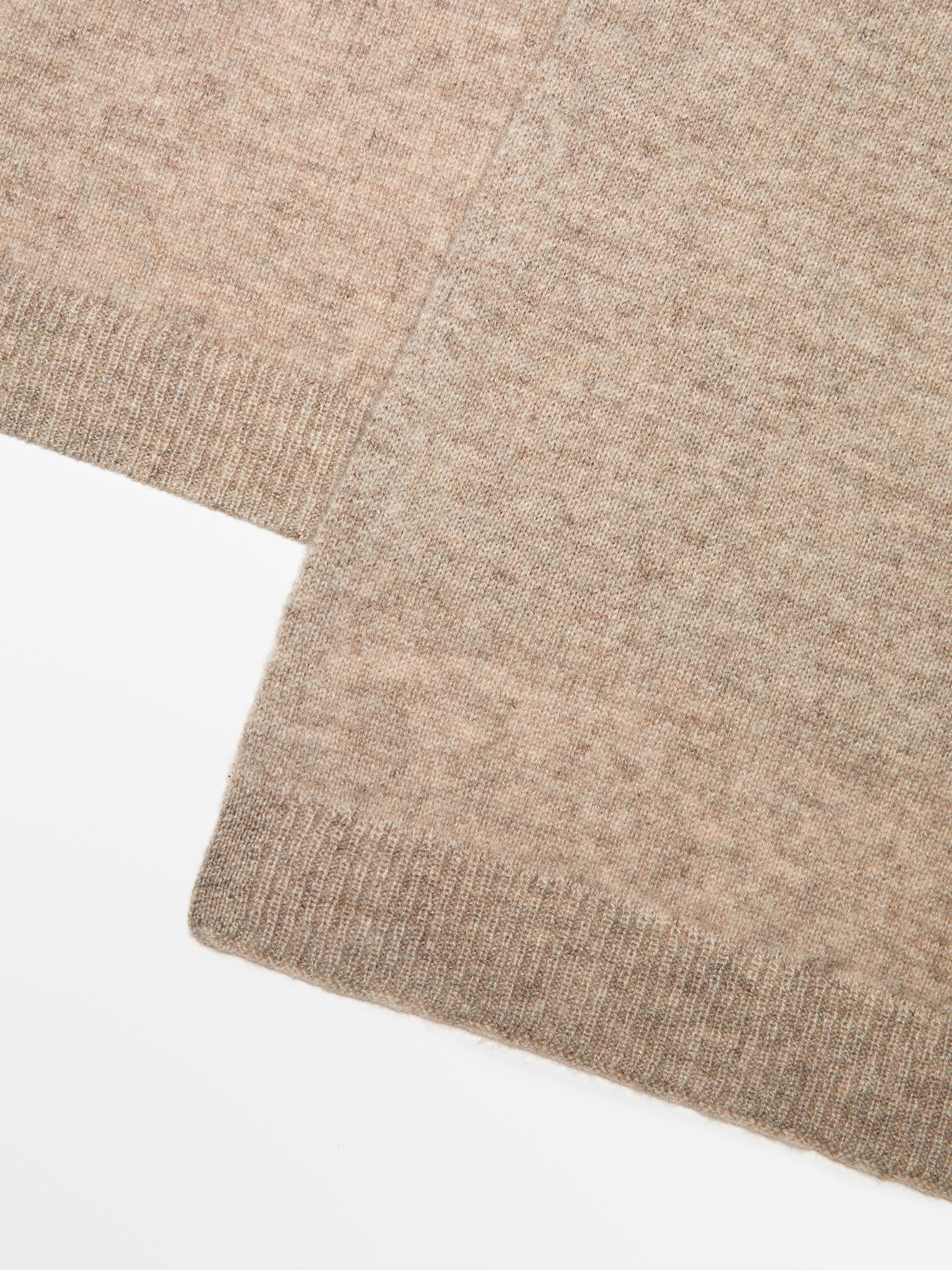 Fine wool blend scarf