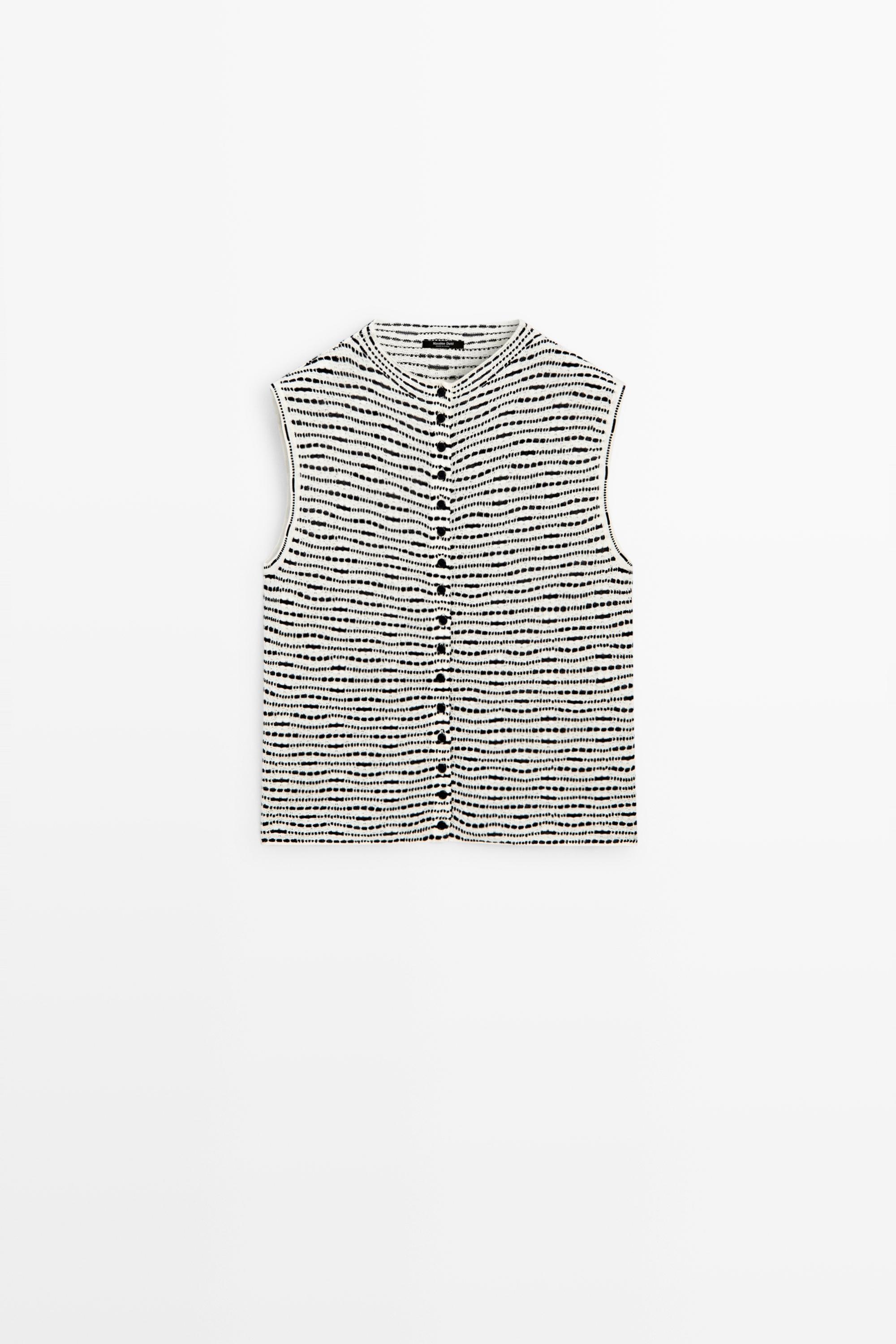 High-neck textured vest