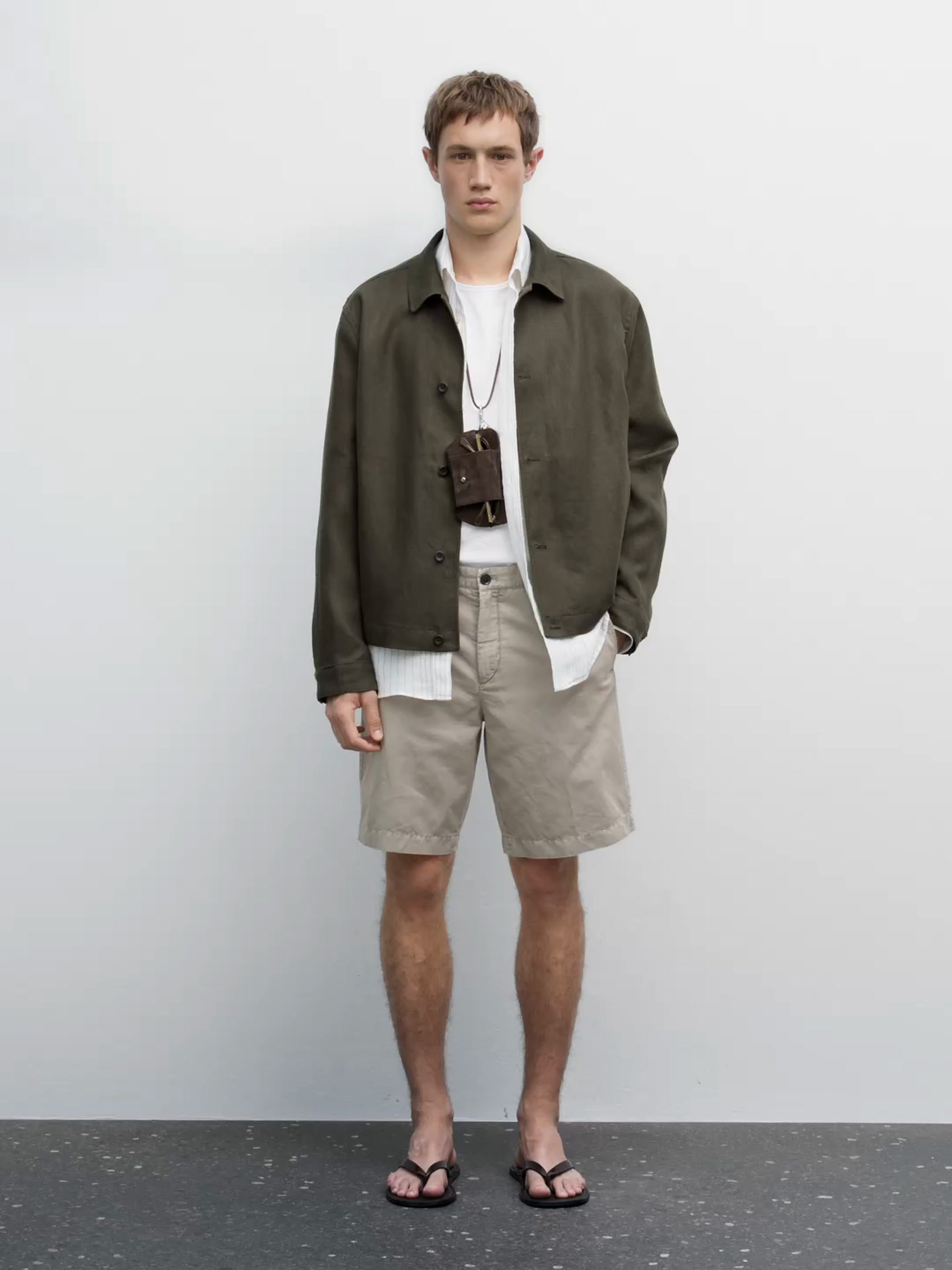 Lightweight linen blend Bermuda shorts