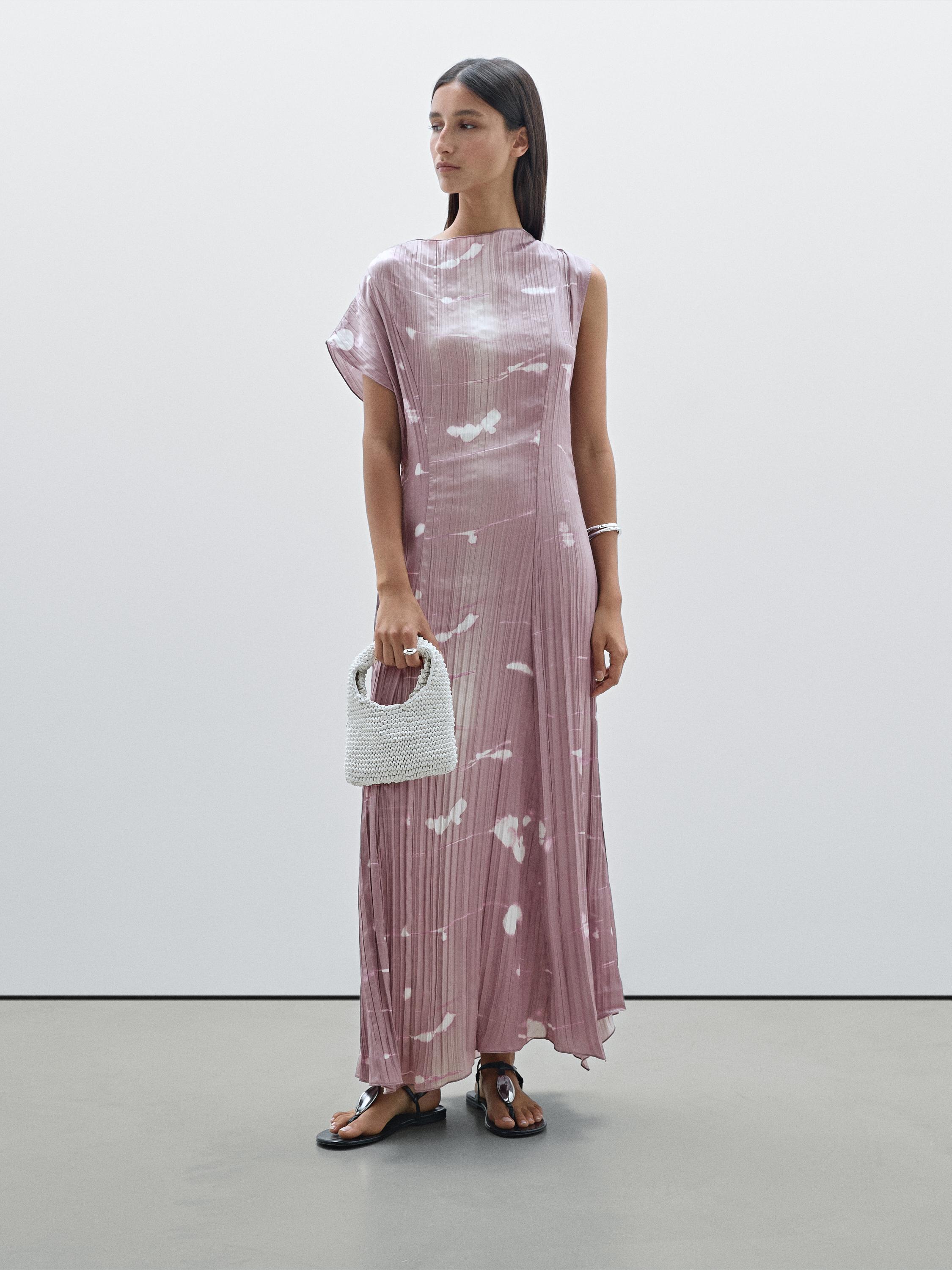 Long pleated dress in printed fabric