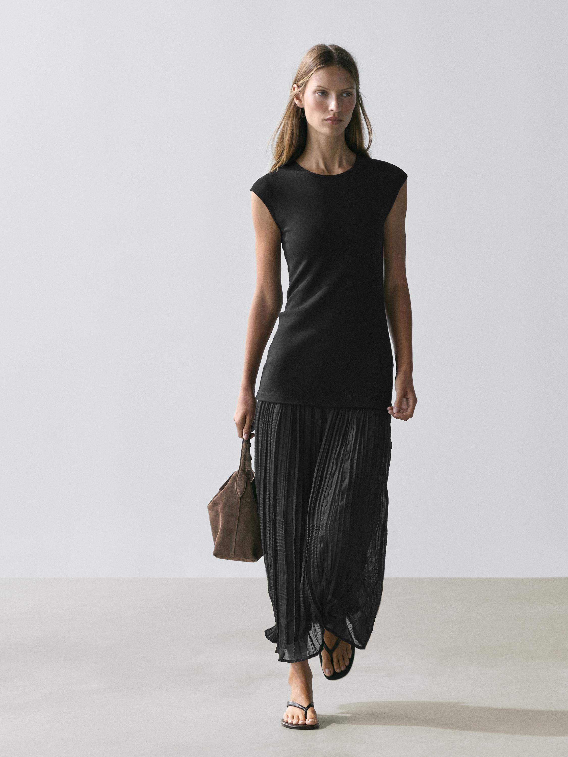 Long contrast pleated dress Black Dress | Massimo Dutti Long contrast pleated dress Black Dress | Massimo Dutti