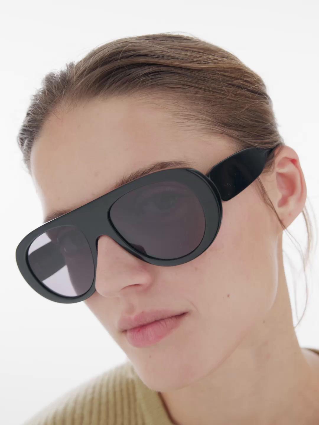 Ochelari de soare ovali