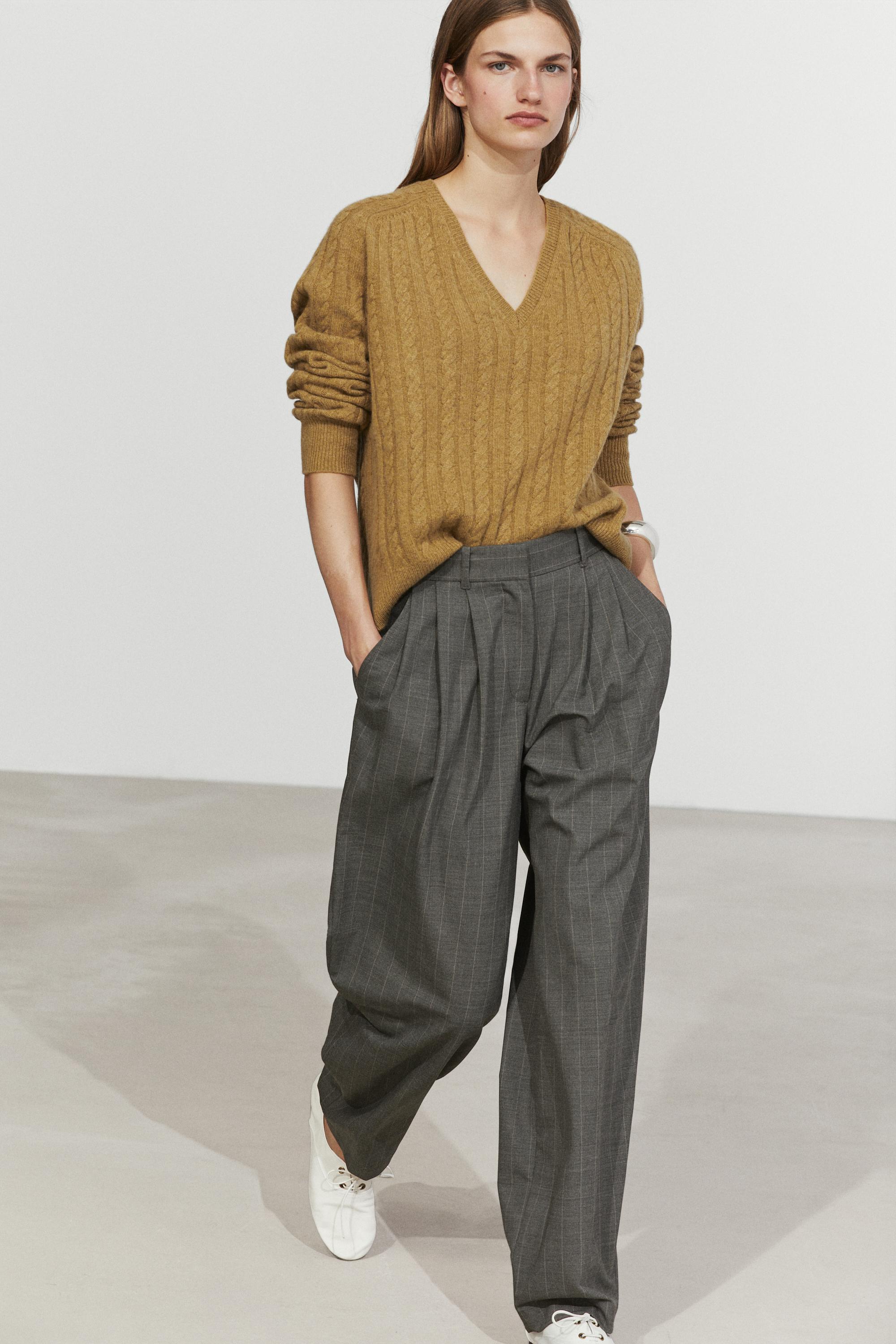 Pantalón carrot fit raya diplomática