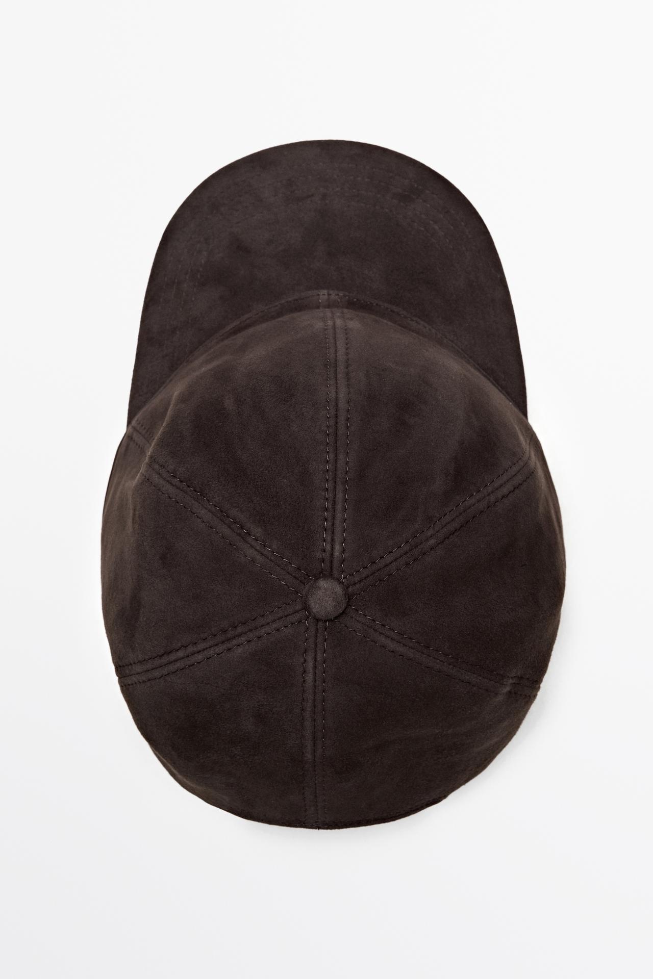 Suede leather cap — BROWN
