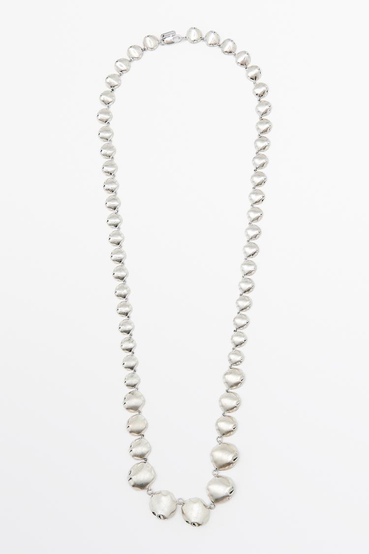 Long necklace with metal pieces — SILVER