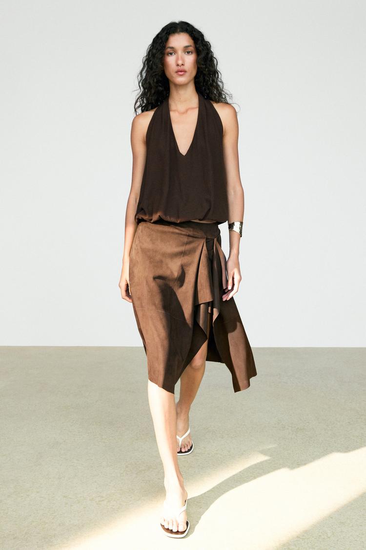 Suede midi skirt with ruffle detail — BROWN