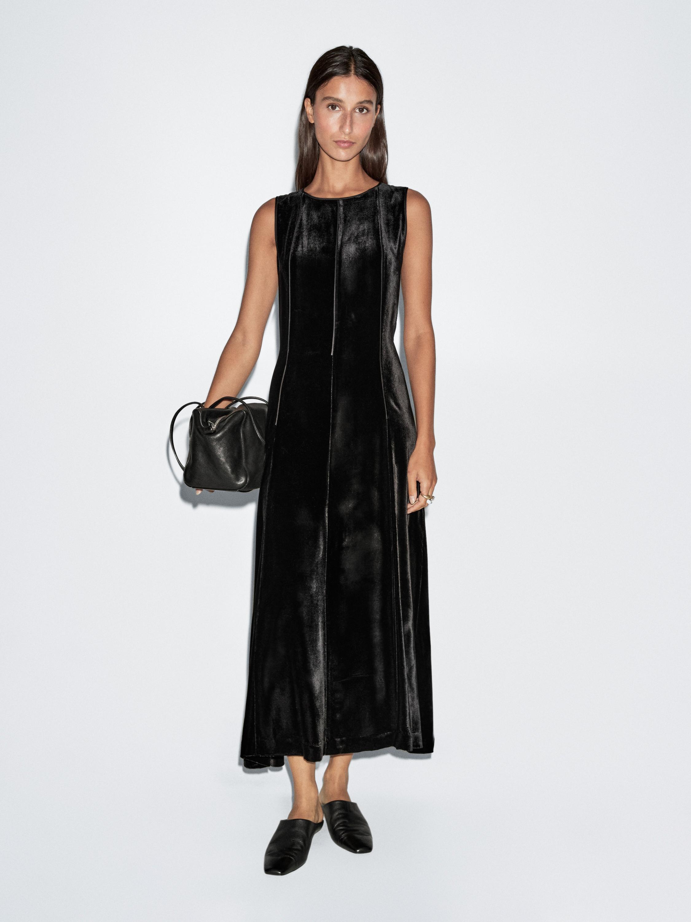 فستان مخملي متوسط الطول بتفصيل متباين