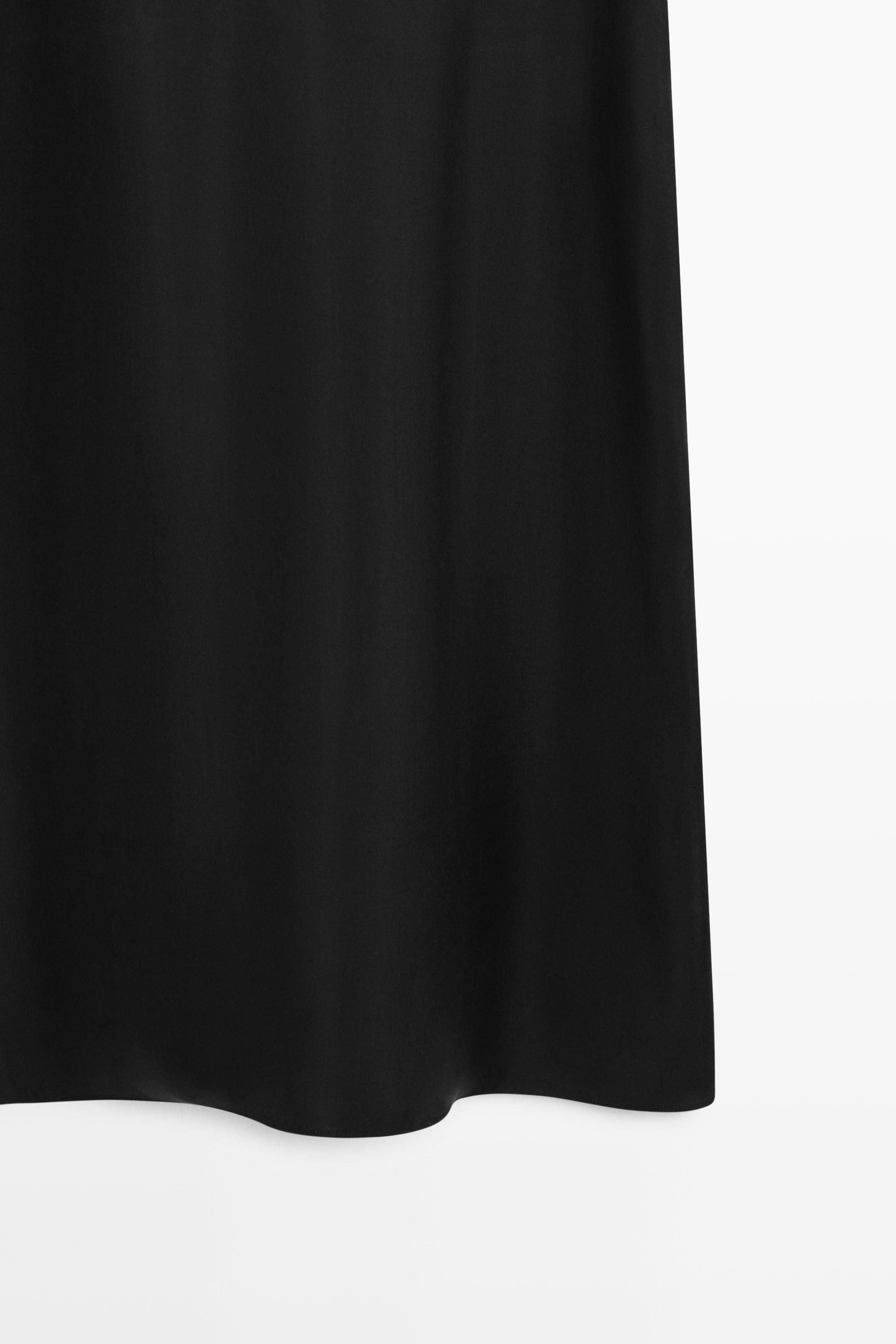 Flowing midi dress with round neckline — BLACK
