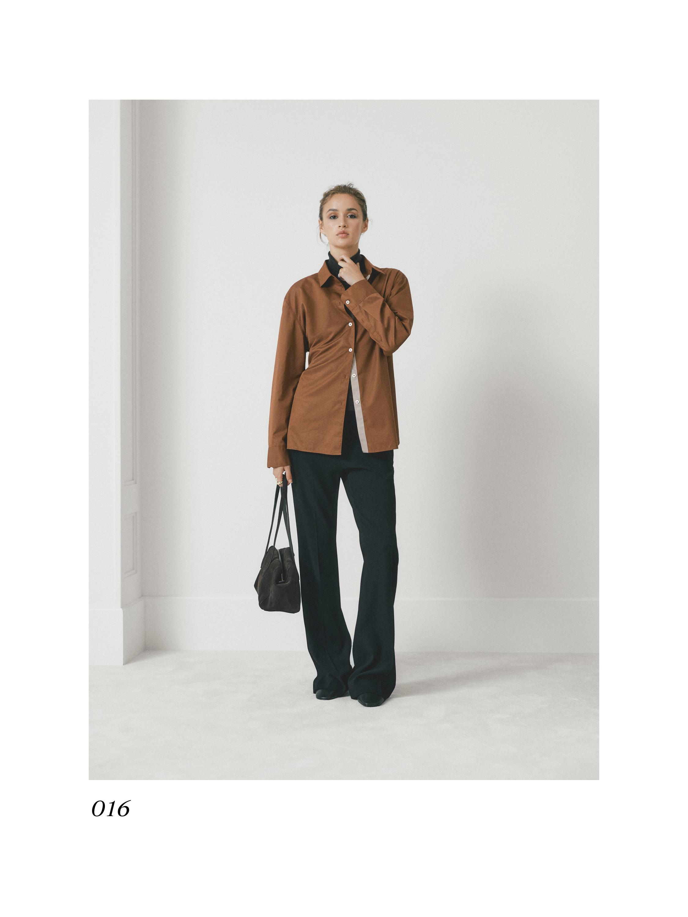 Flared trousers with pocket — BLACK