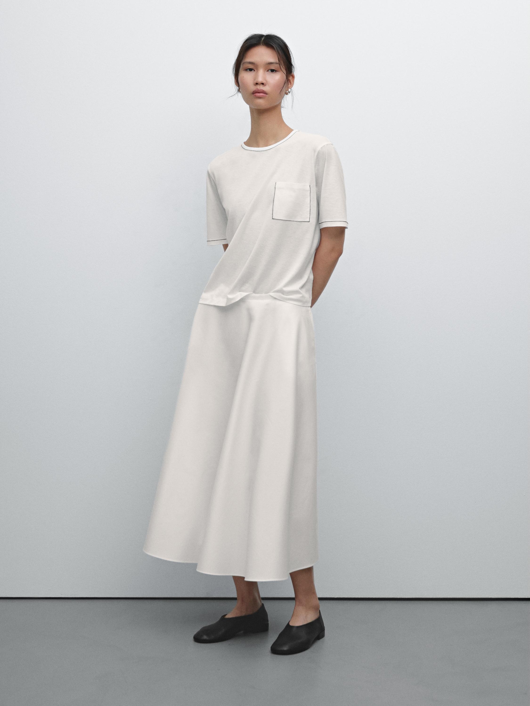 تيشرت قطن متباين بأكمام قصيرة