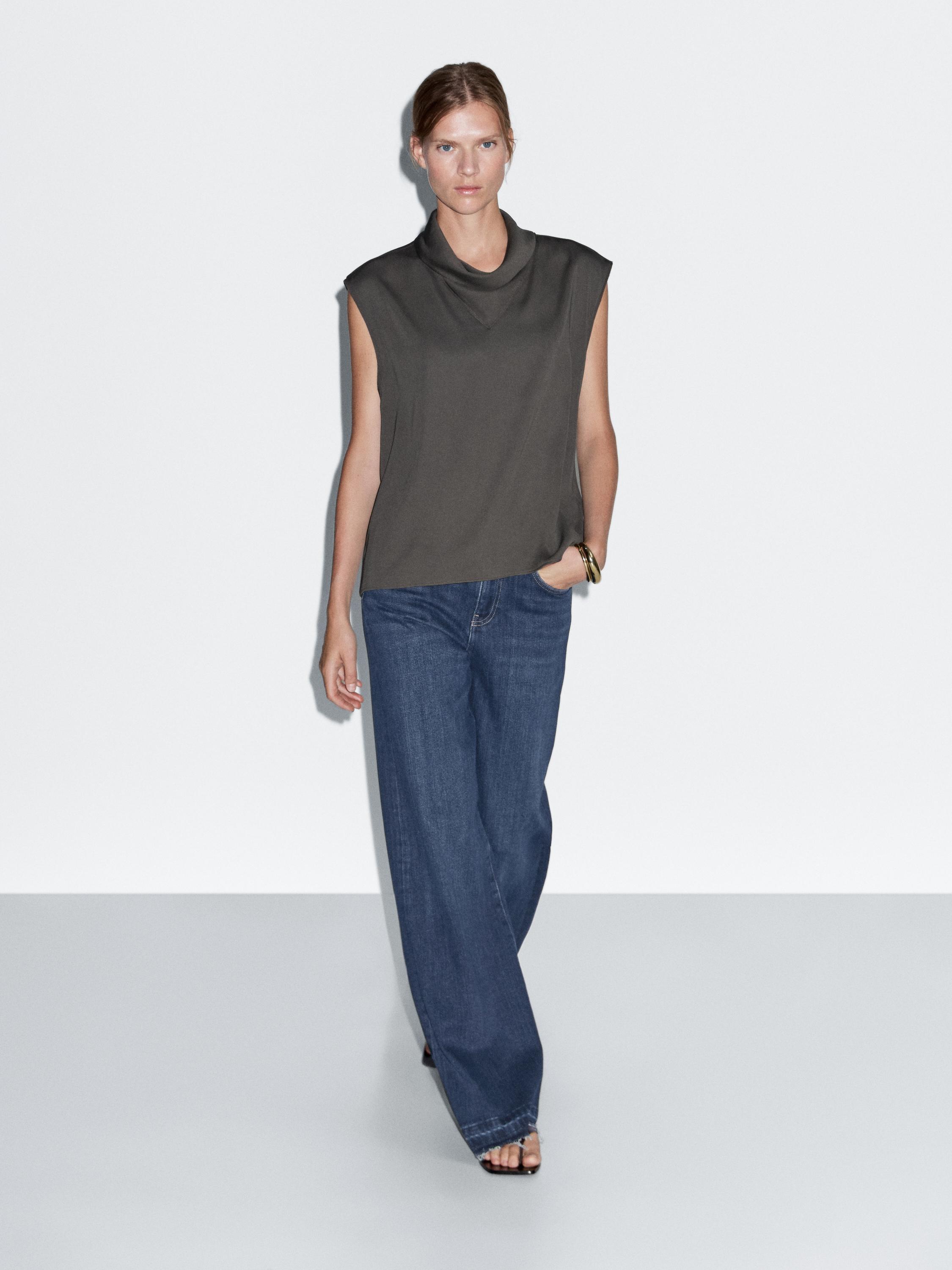 Mid-rise bell bottom jeans