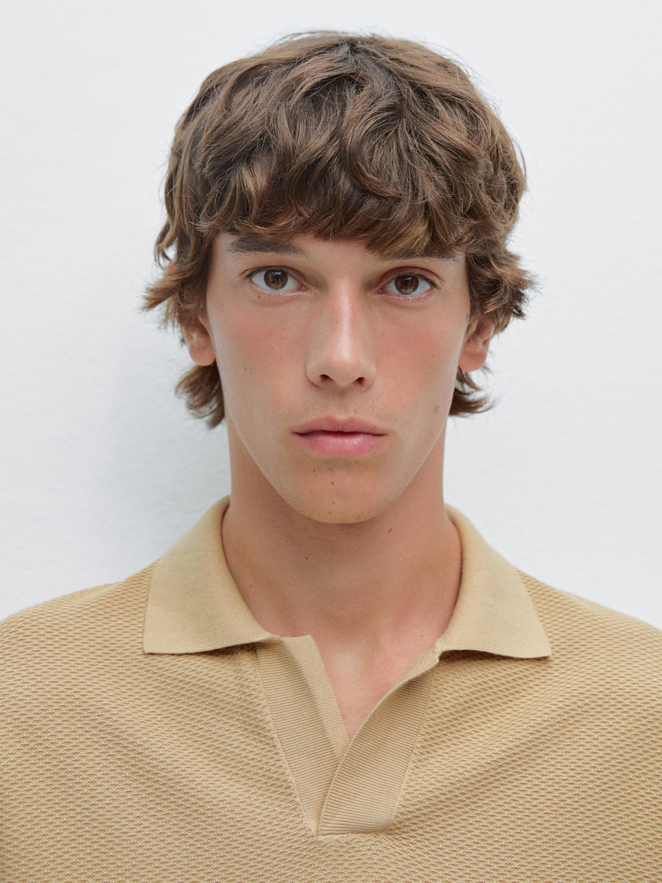 Textured knit short sleeve polo shirt