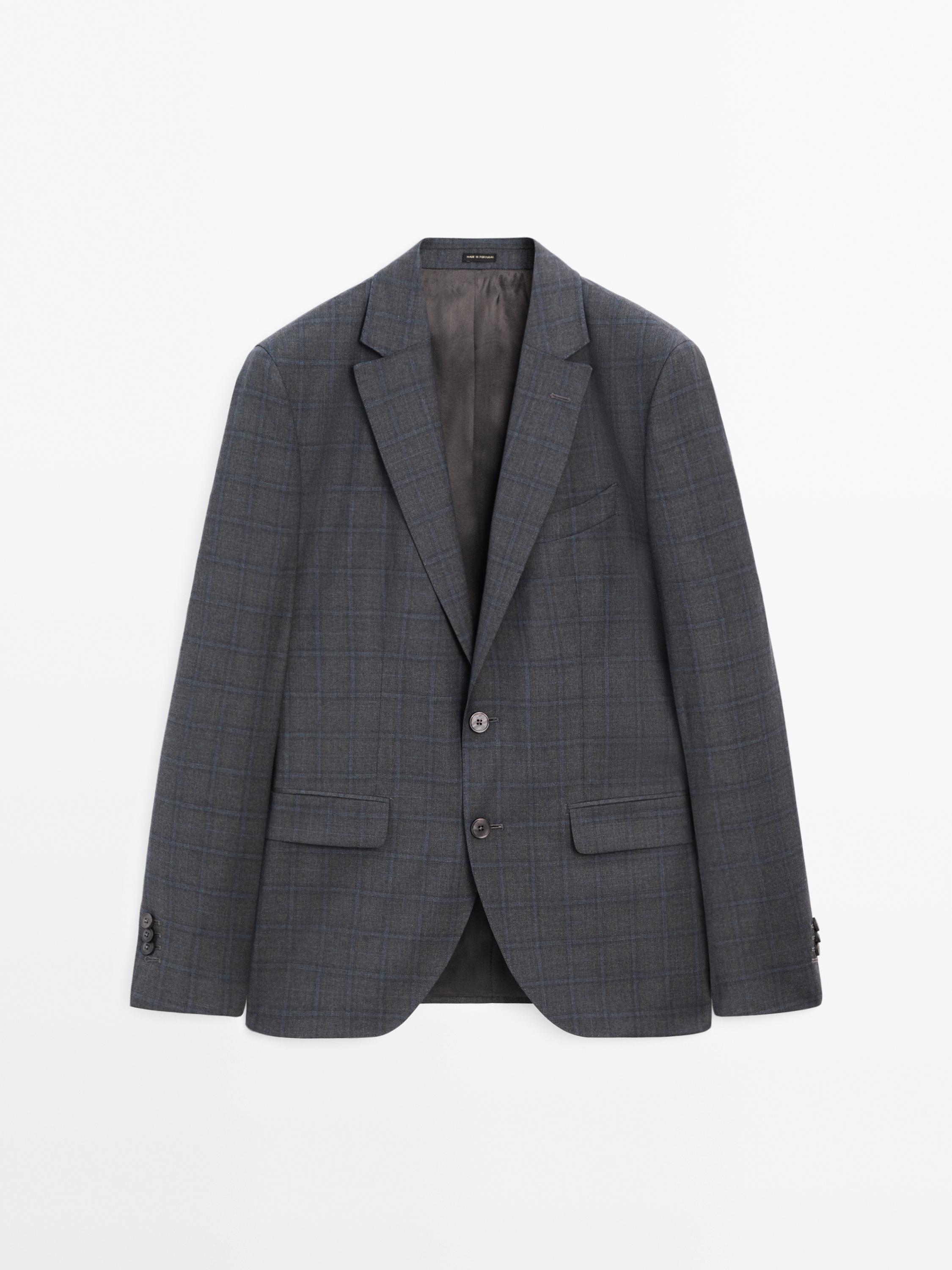 Americana traje gris cuadro ventana azul