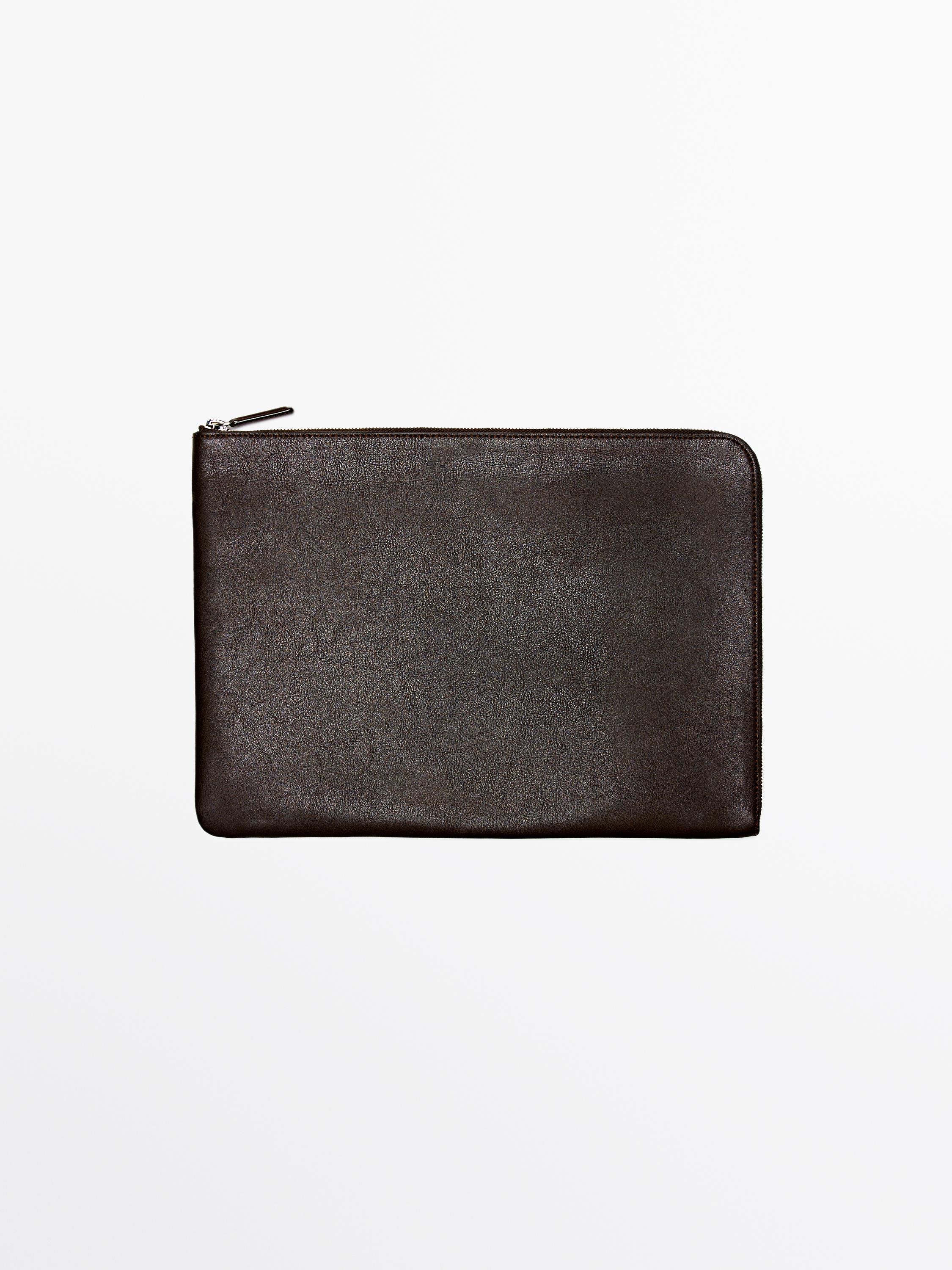 Pouch-Clutch aus Nappaleder