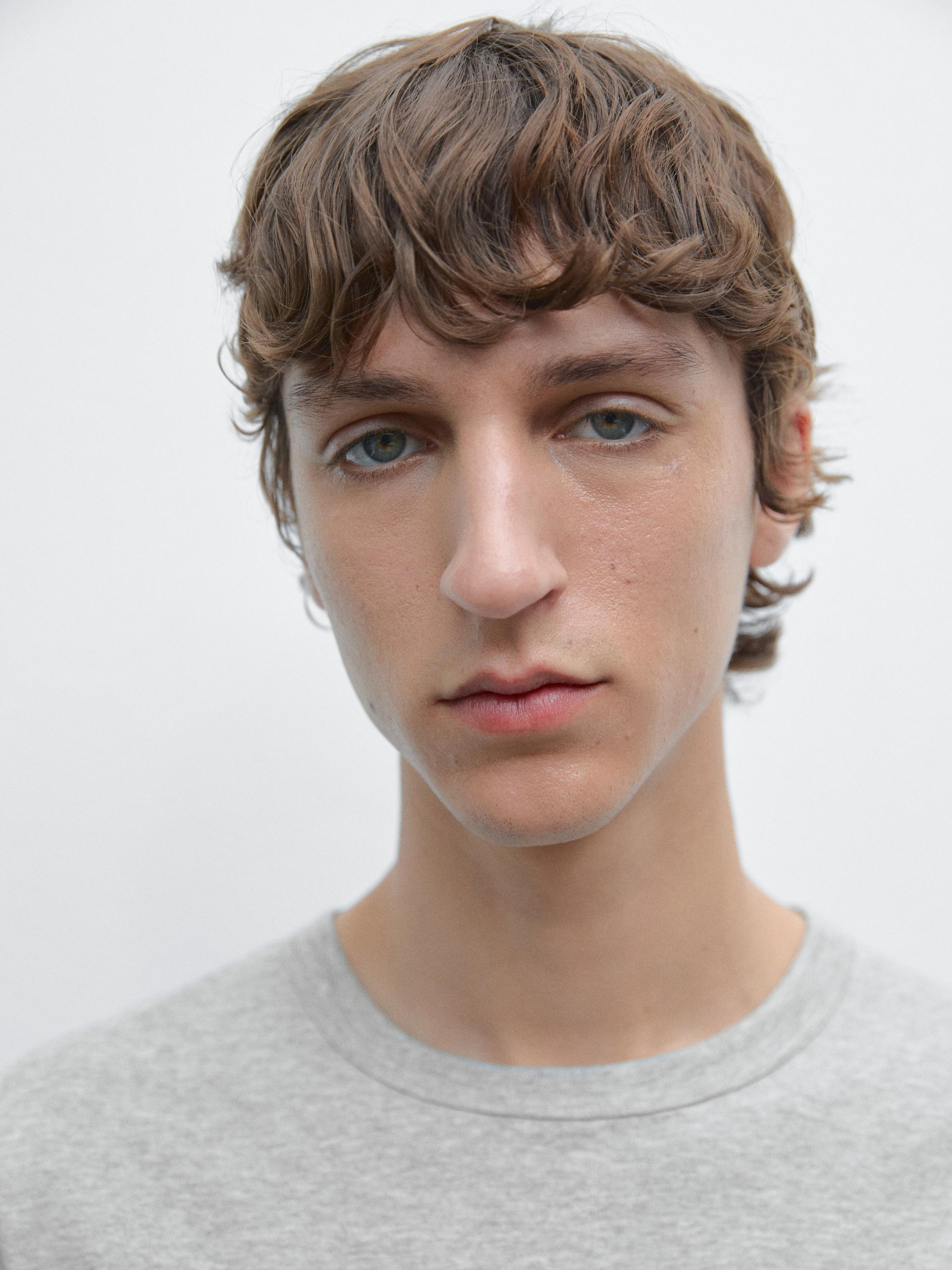 تيشرت قطن 100% بأكمام قصيرة