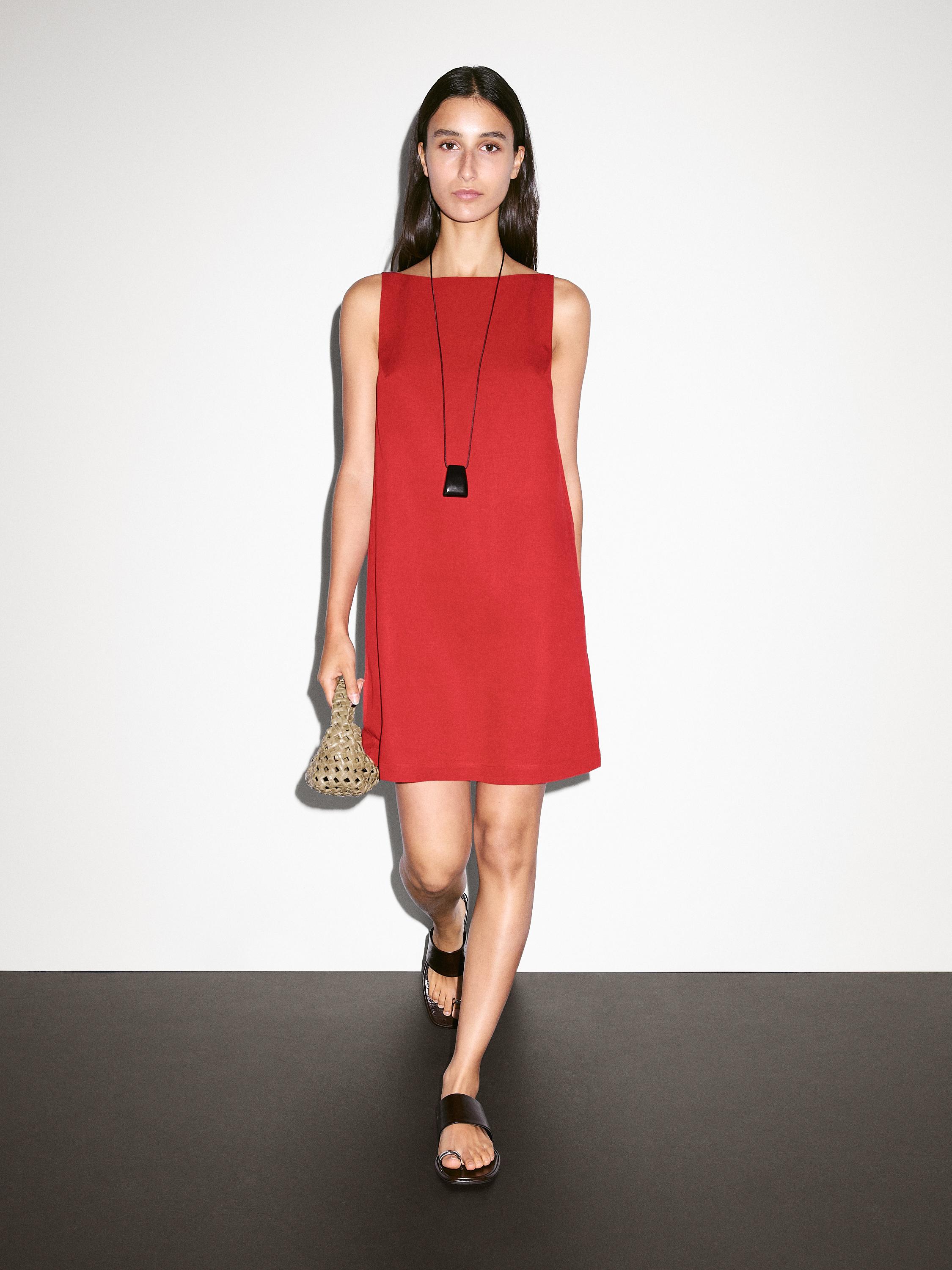Vestido corto escote espalda con lino