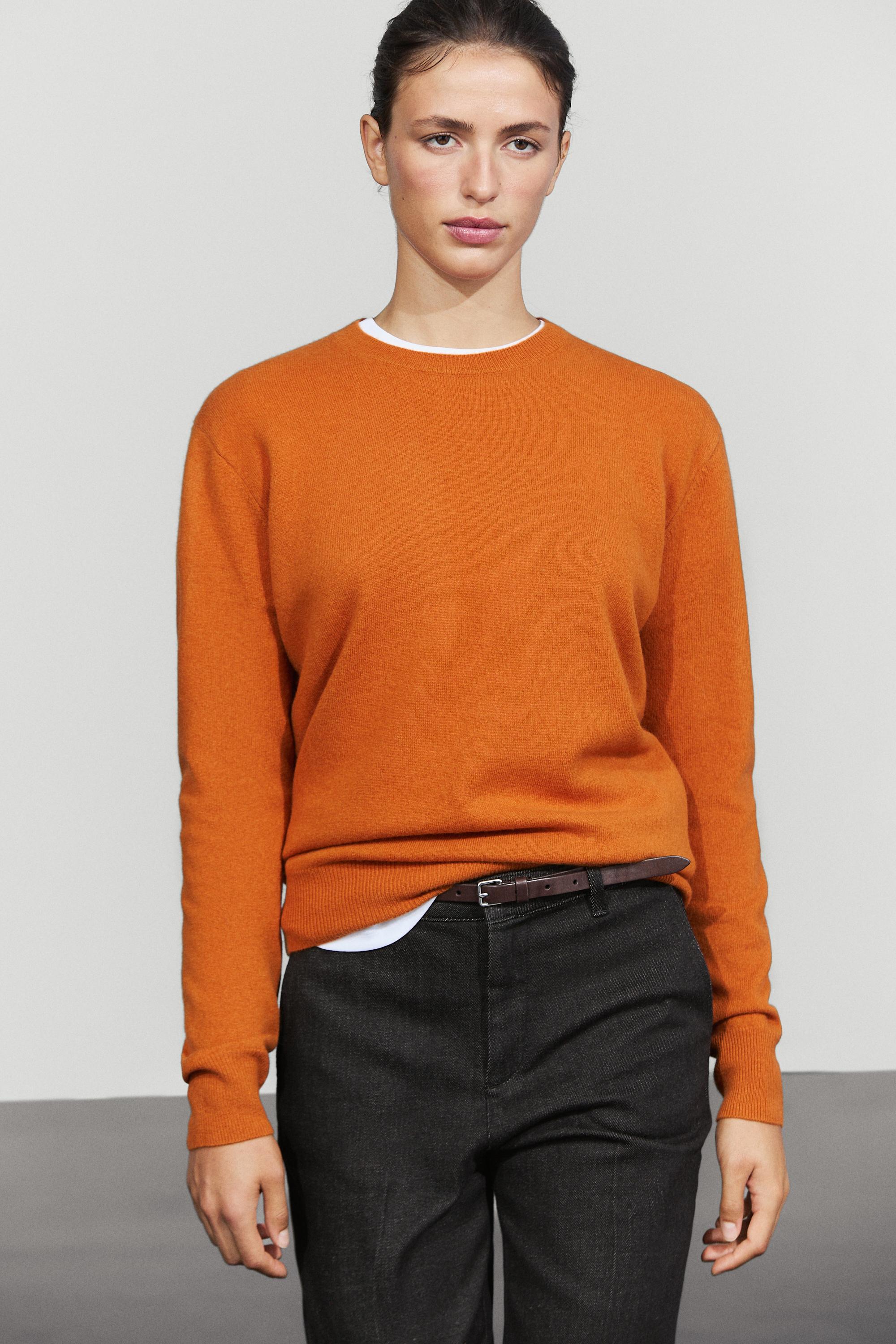 Wool blend knit sweater with round neck
