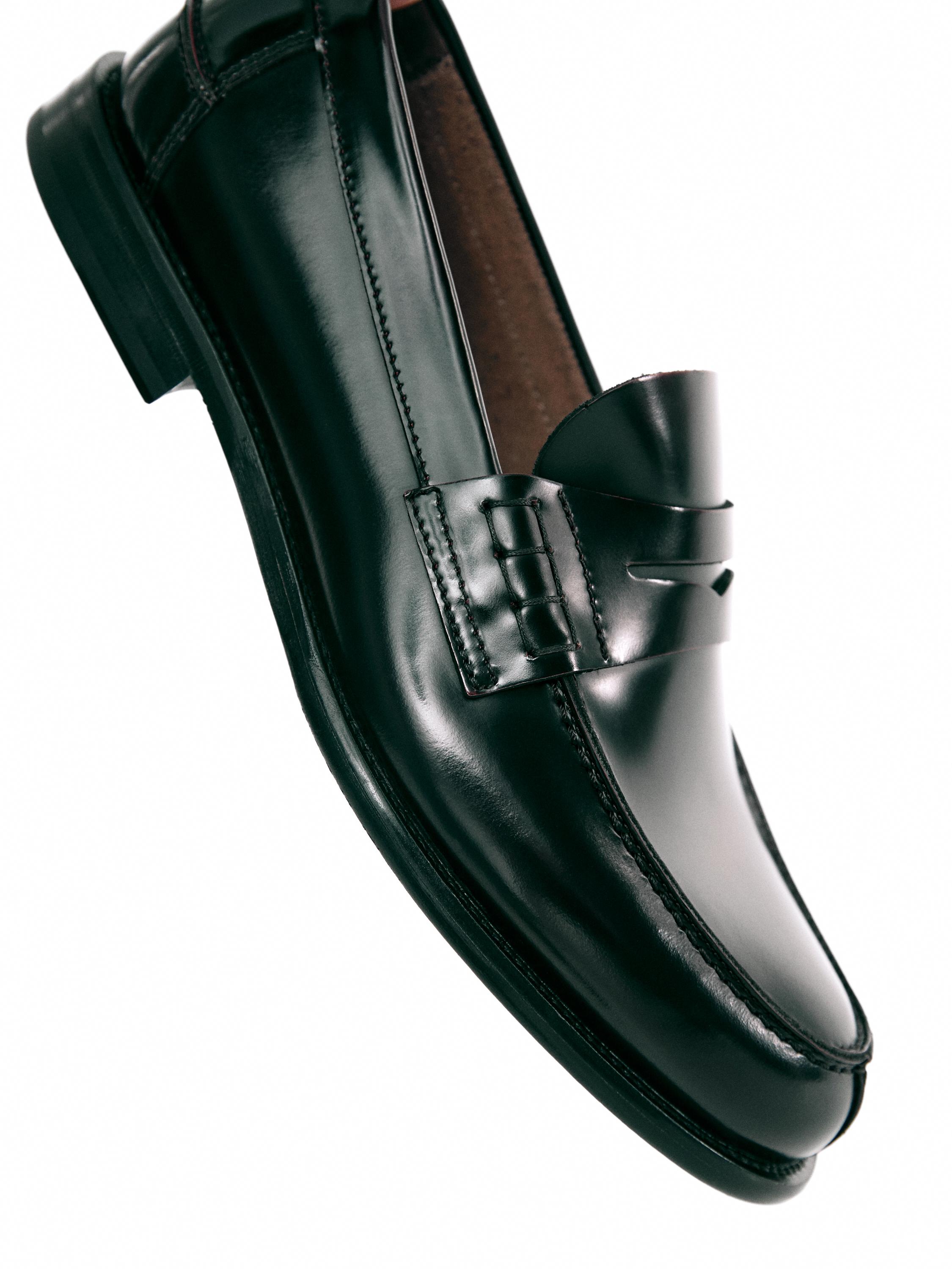 Leather loafers with penny strap — BURGUNDY