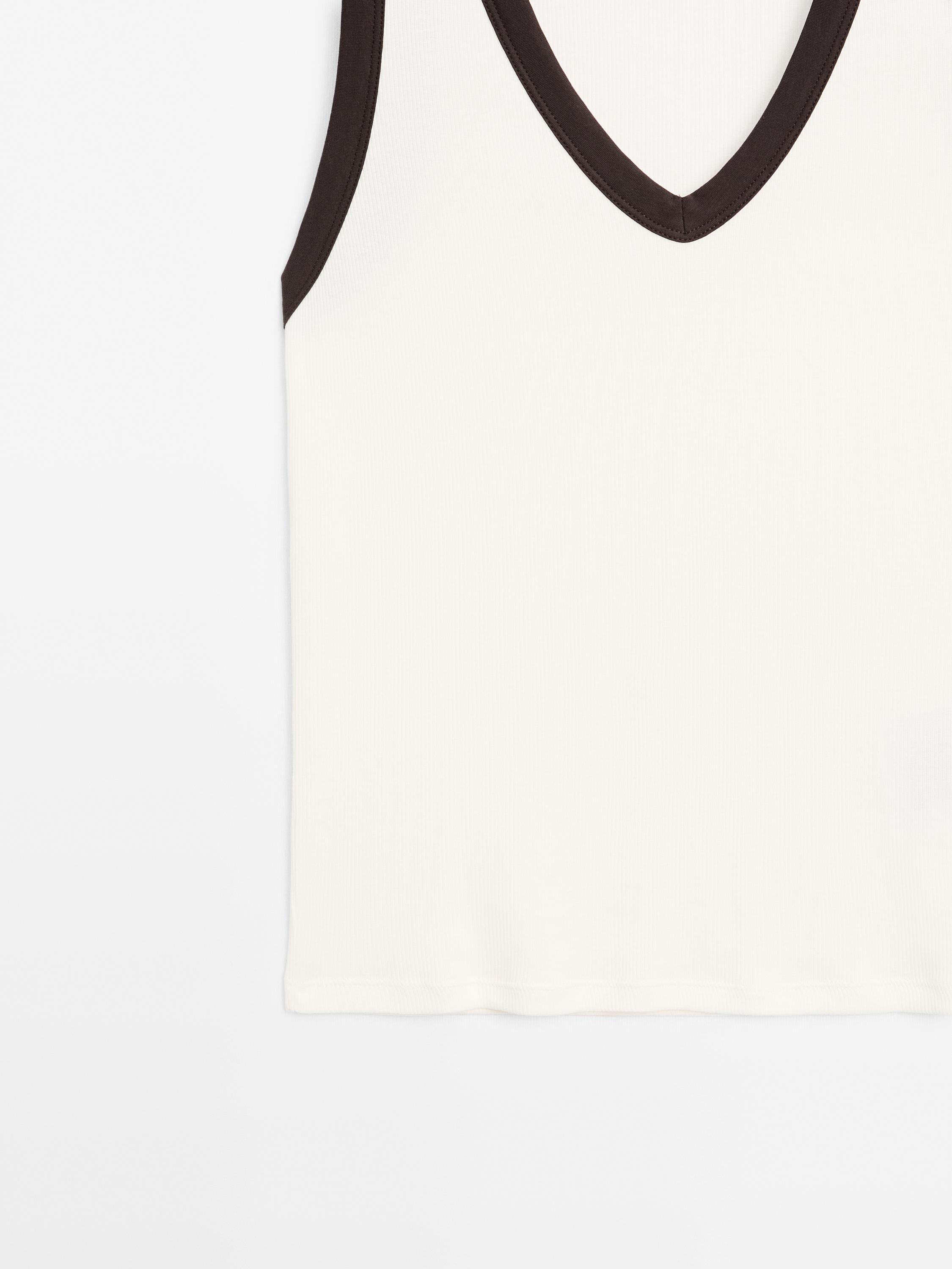 Ribbed V-neck T-shirt