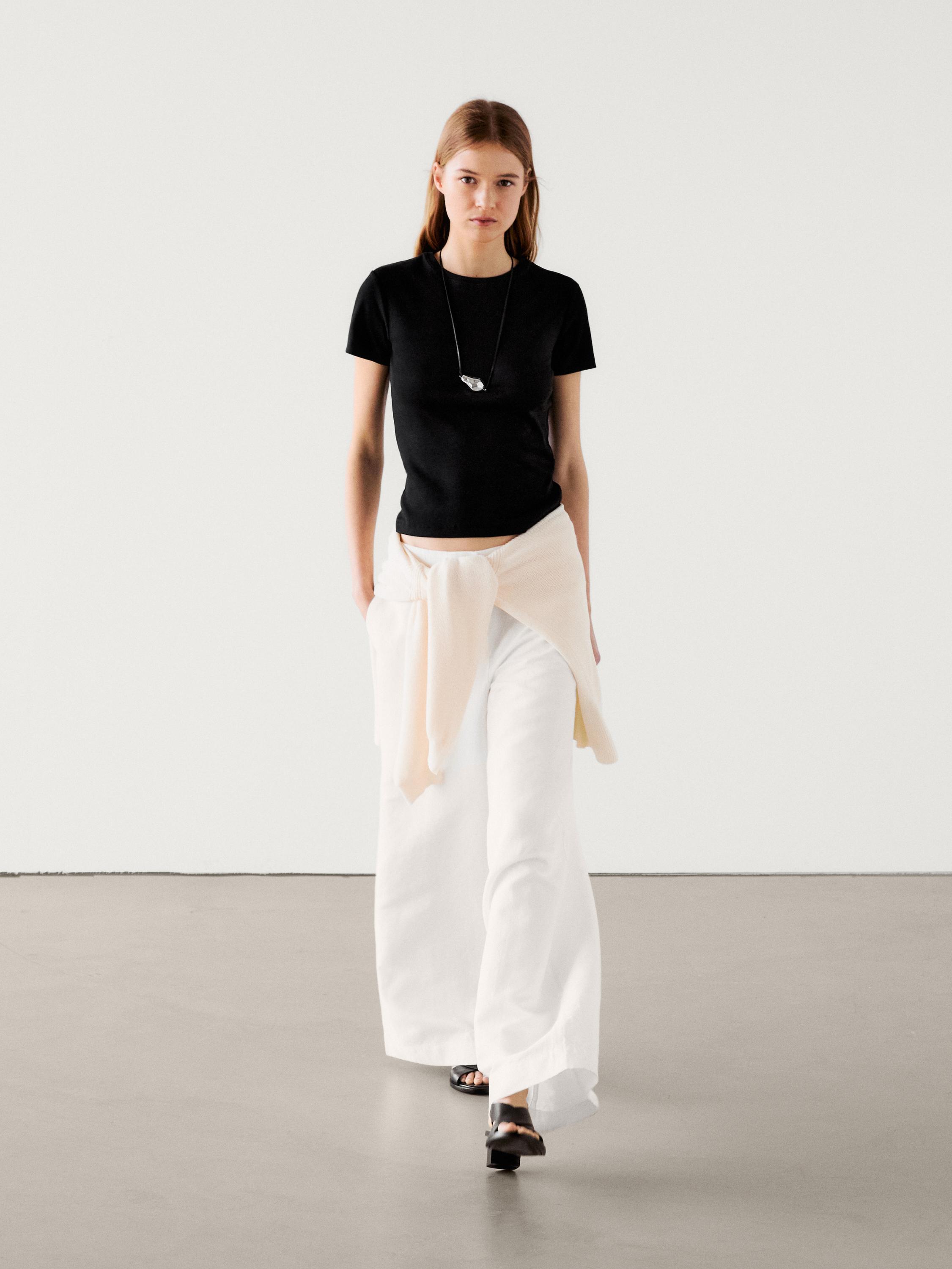 T-shirt 100&nbsp;% coton à bord-côte et manches courtes